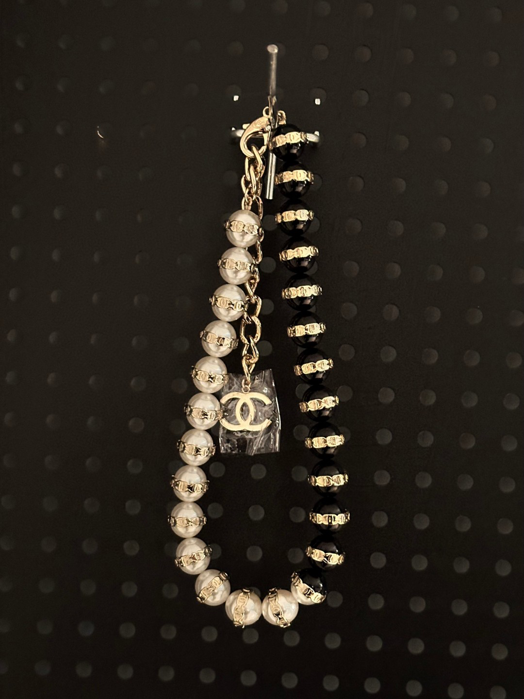 Chanel black and white pearl necklace