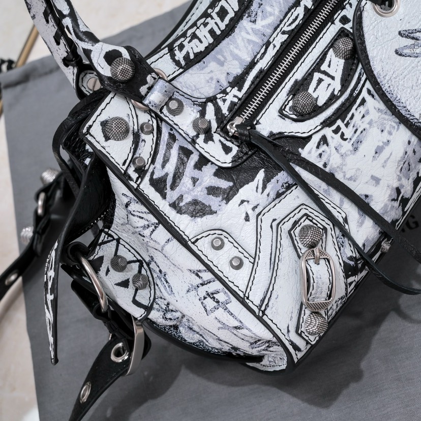 Balenciaga le cagole series underarm bag