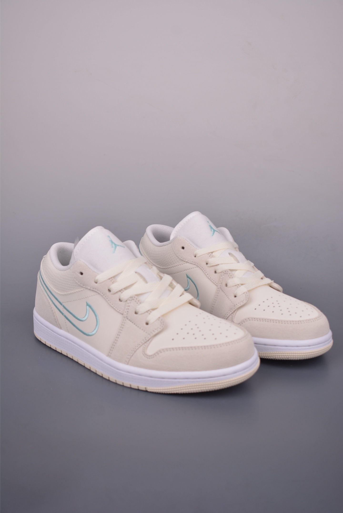 Air Jordan 1 Low GS 