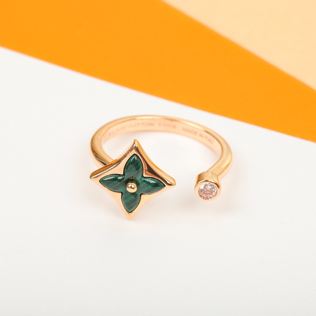 Louis Vuitton Mother-of-pearl Four-leaf Clover Ring