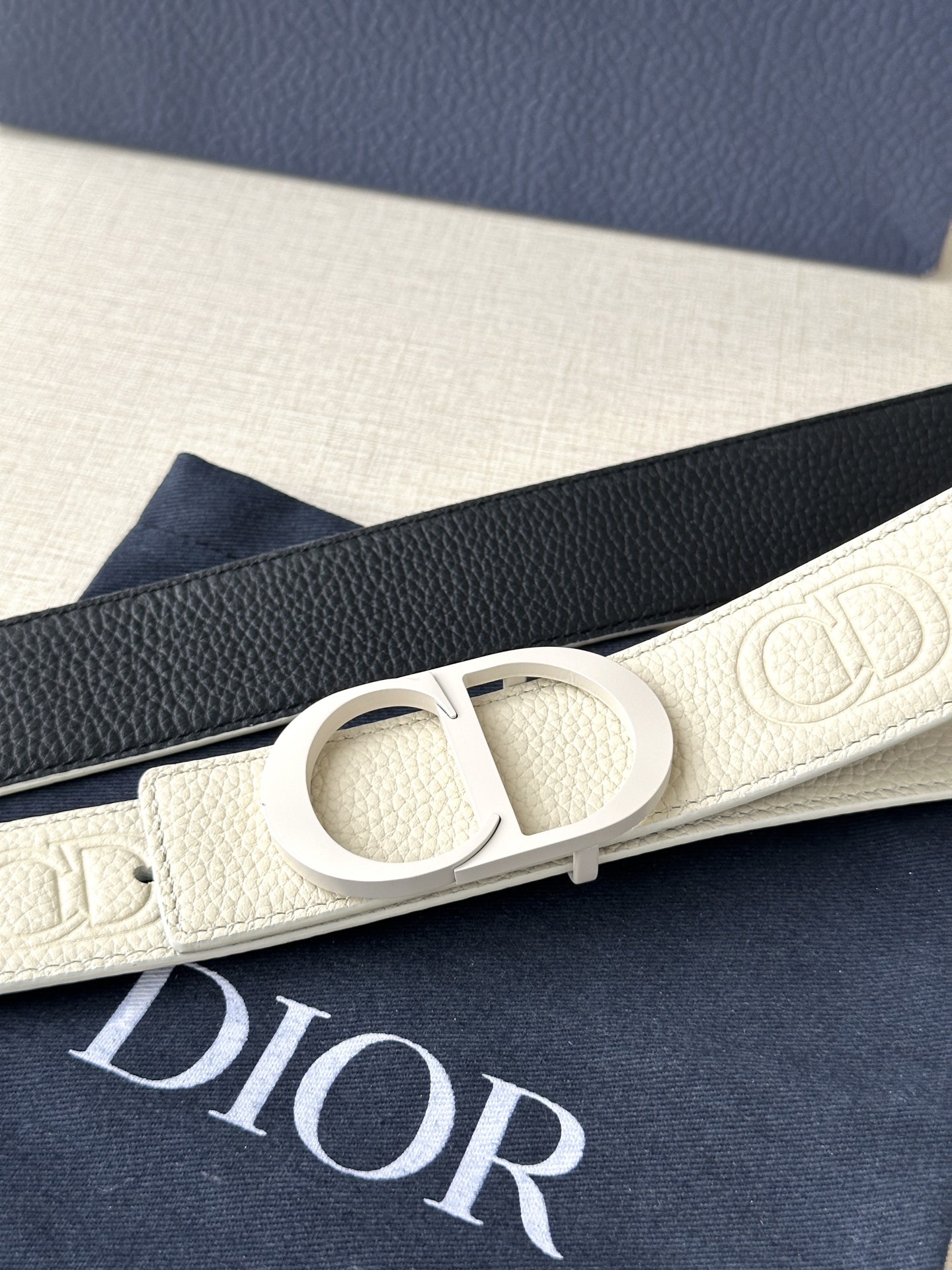 Dior embossed top layer leather belt 3.5CM wide