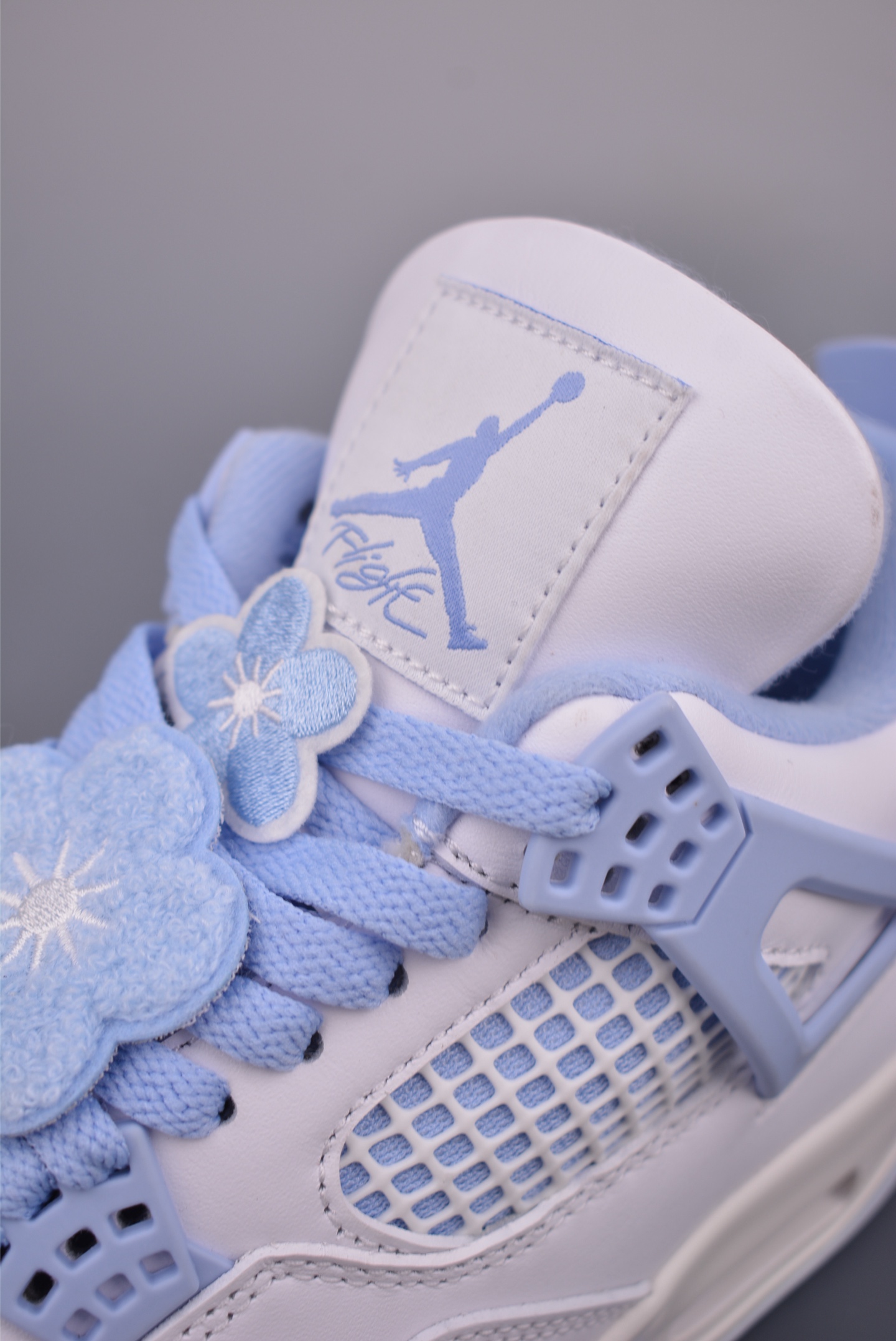 Air Jordan 4 Retro HV0823-100