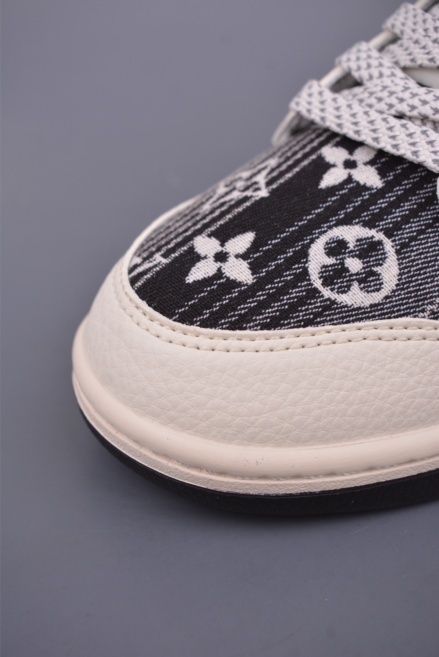 LV x Nike SB Dunk Low sneakers White and Black Print Gradient FC1688-229