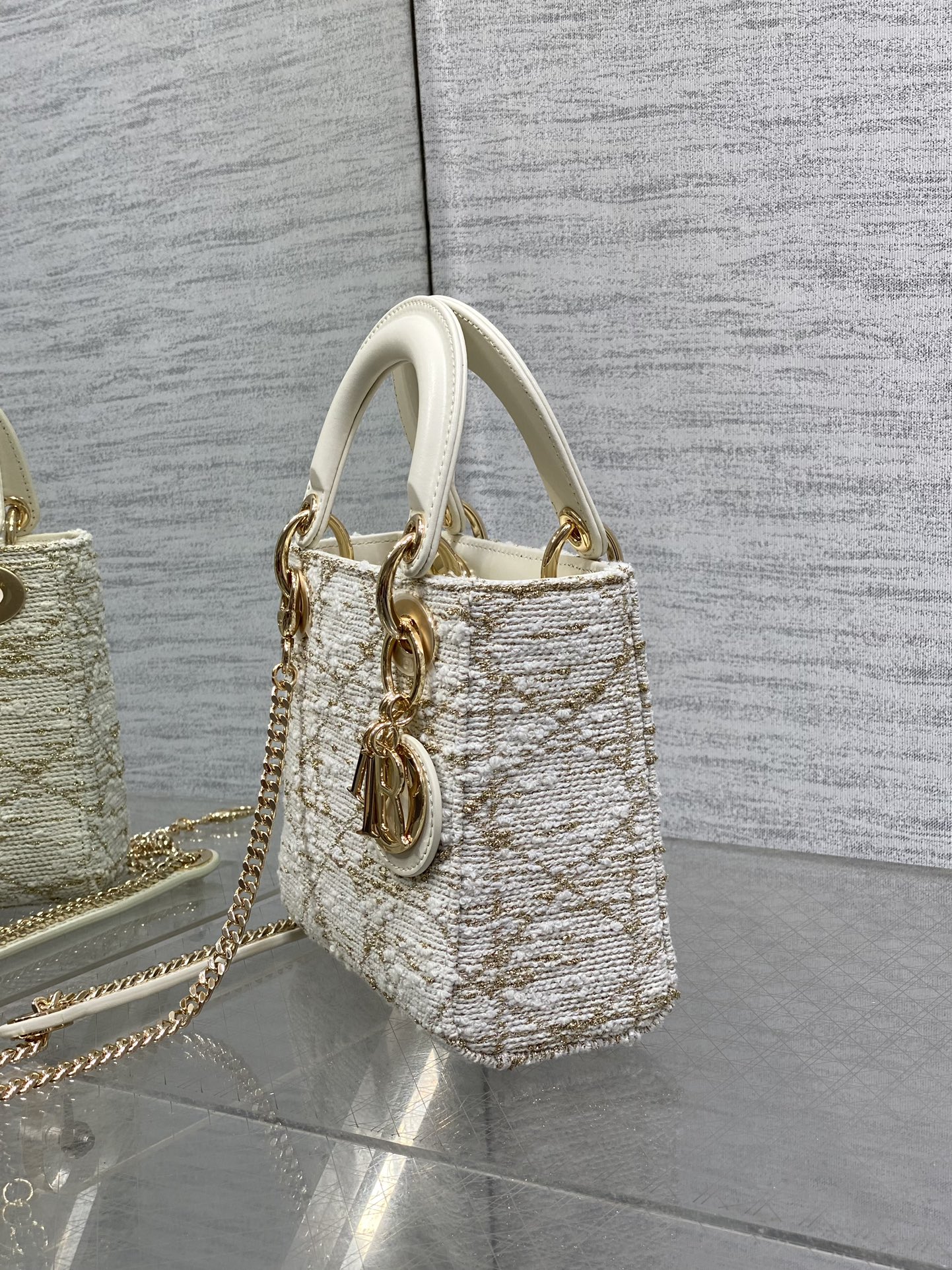 Dior Lady Limited Edition Three-grid Coarse Flower Embroidery Princess Diana Bag M0505