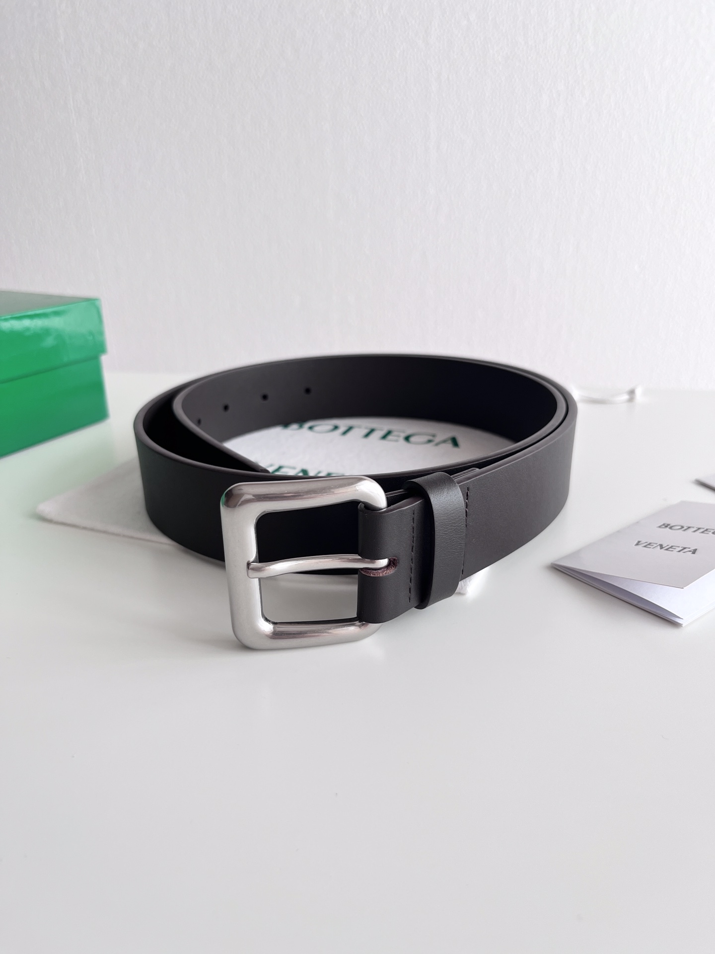 Bottega Veneta vintage pin buckle cowhide double-sided belt 3.5cm wide