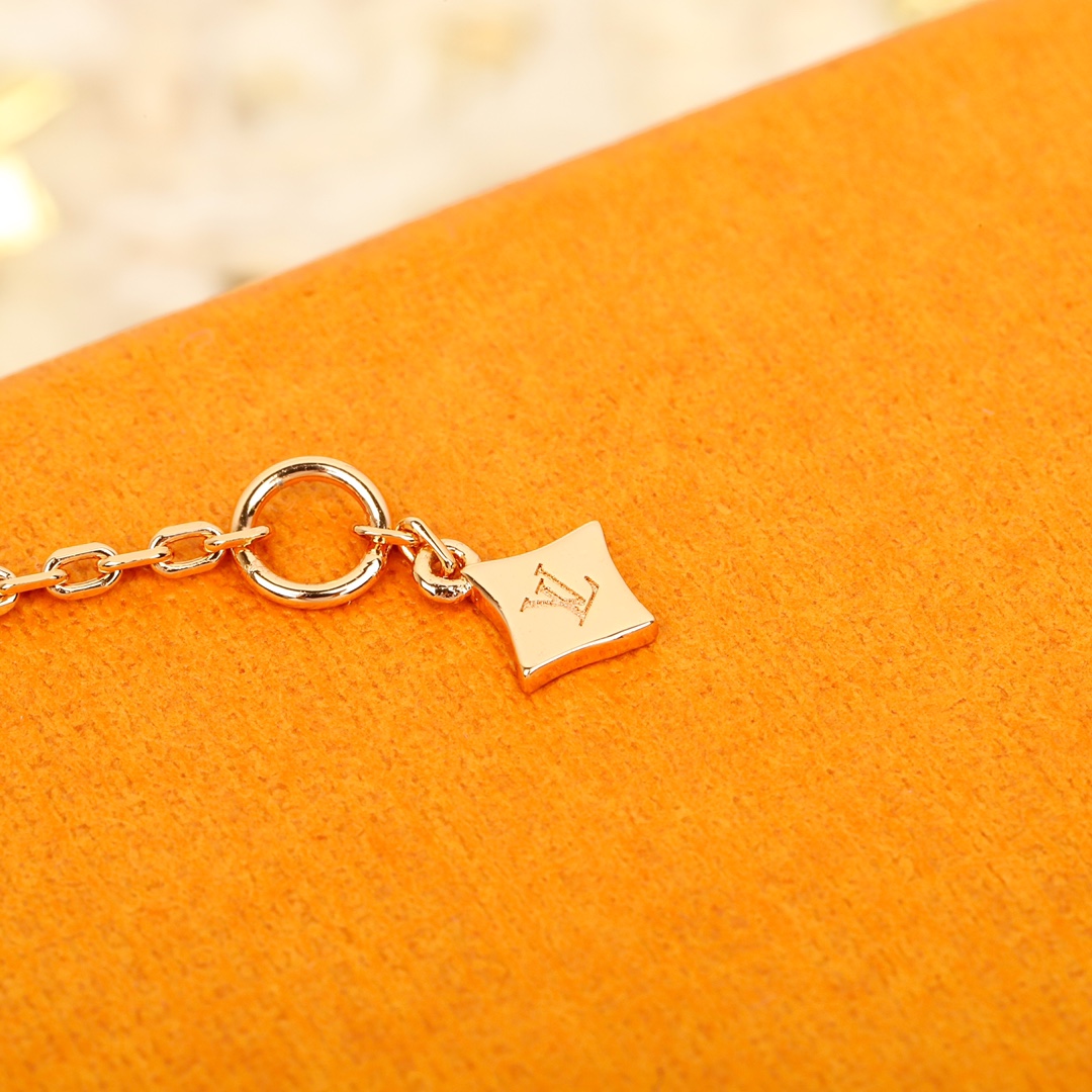 Louis Vuitton Four Flower Diamond Bracelet