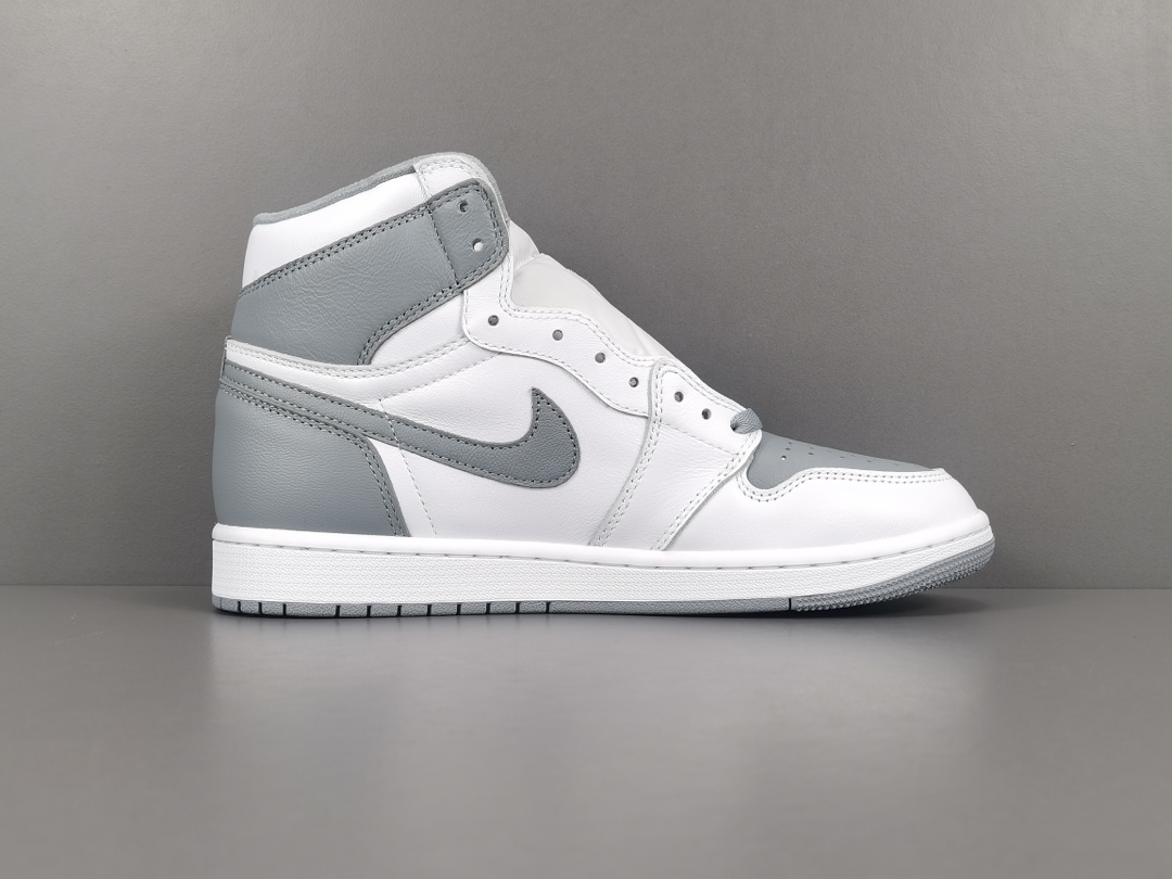 Nike Air Jordan 1 Retro High OGStealth 555088-037