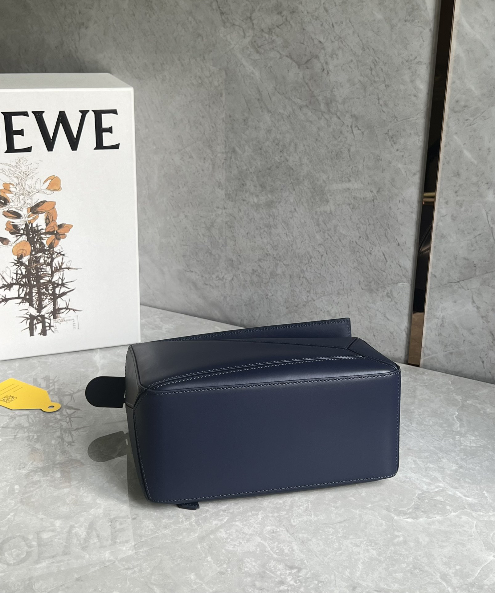 Loewe zzle embroidered shoulder strap bag 0189