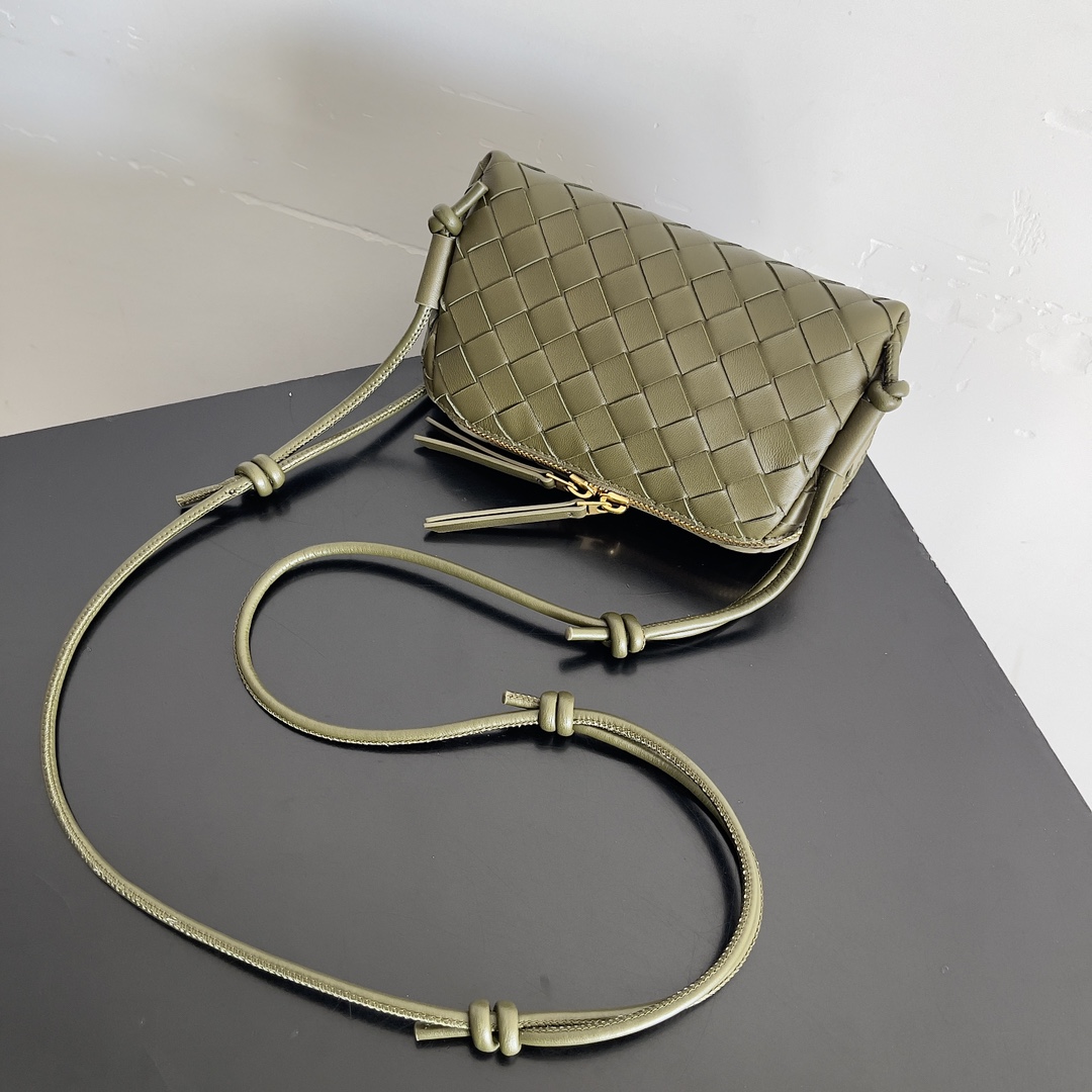 Bottega Veneta Concert Pouch Mini Bag 794258
