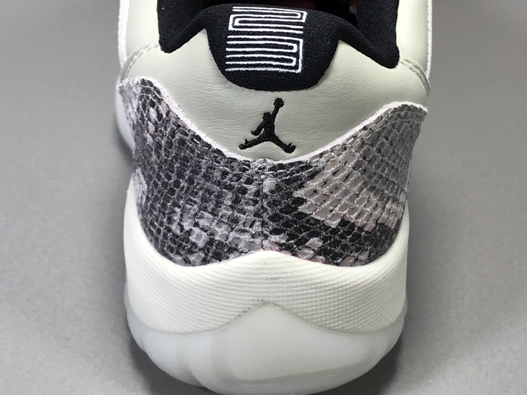 Nike Air Jordan 11 Retro Low