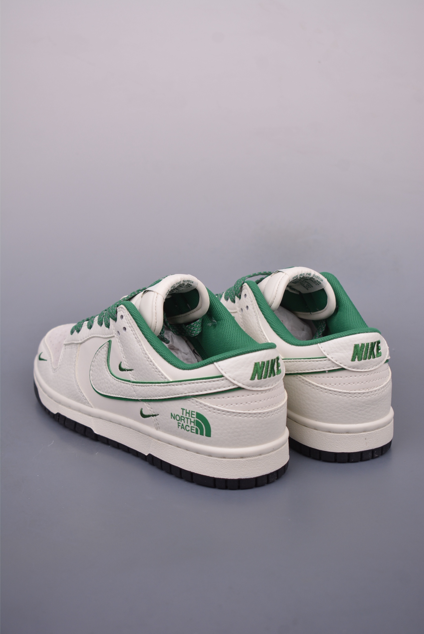 The North Face x Nike SB Dunk Low sneakers off-white green CY5979-112