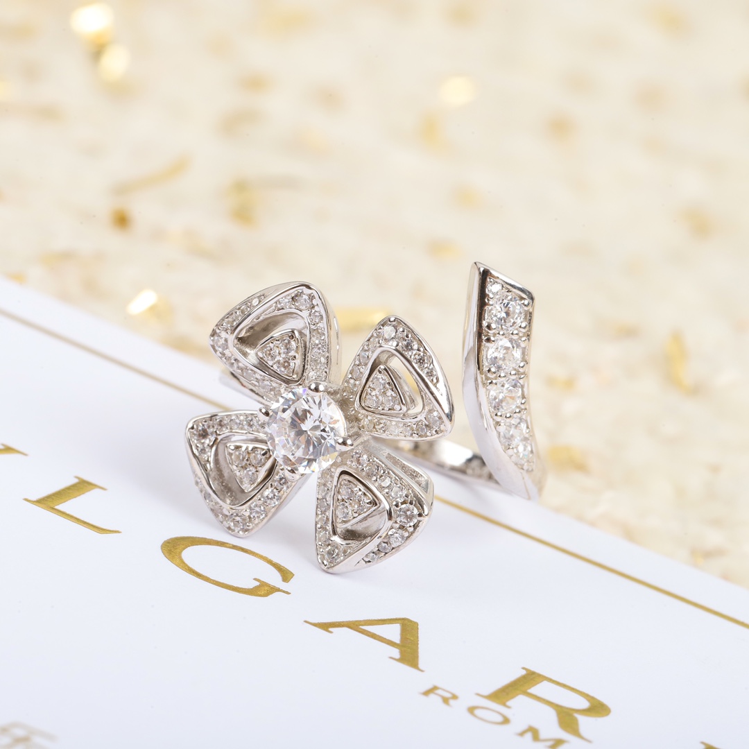 Bulgari diamond hollow flower ring