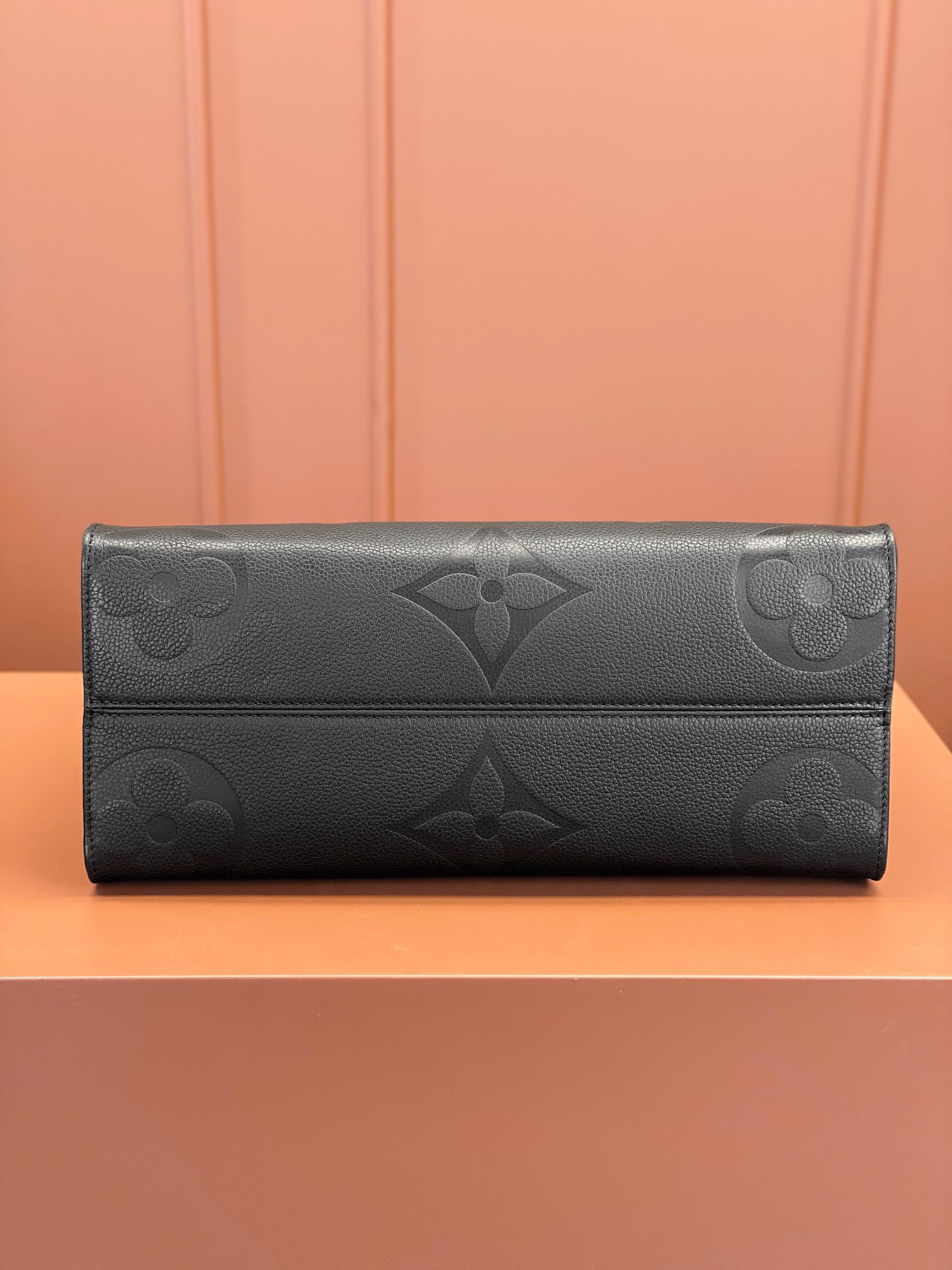 Louis Vuitton ONTHEGO Medium Handbag M45595