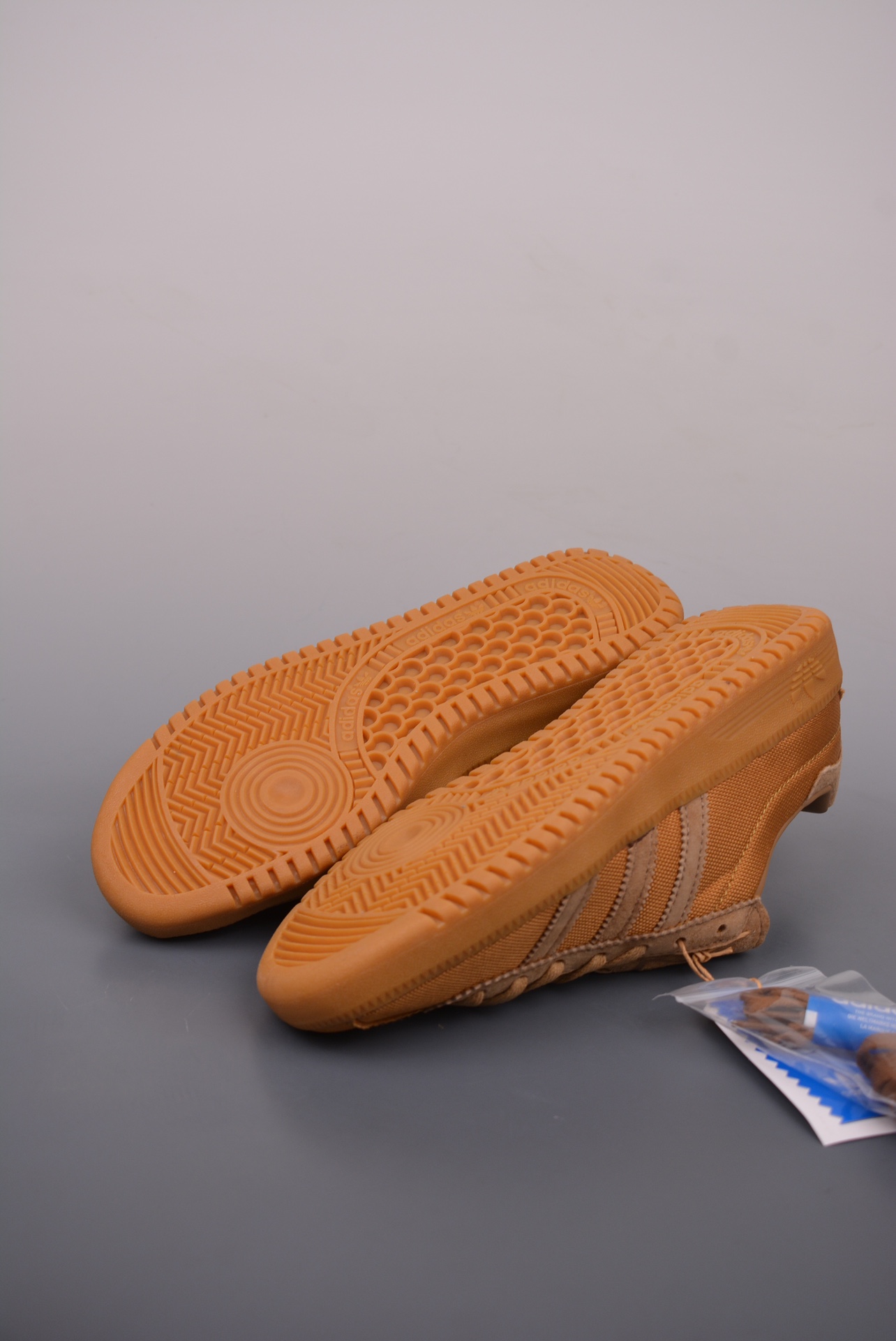 Adidas Originals Bermuda Trainers Fabric Earthy Brown IG6186