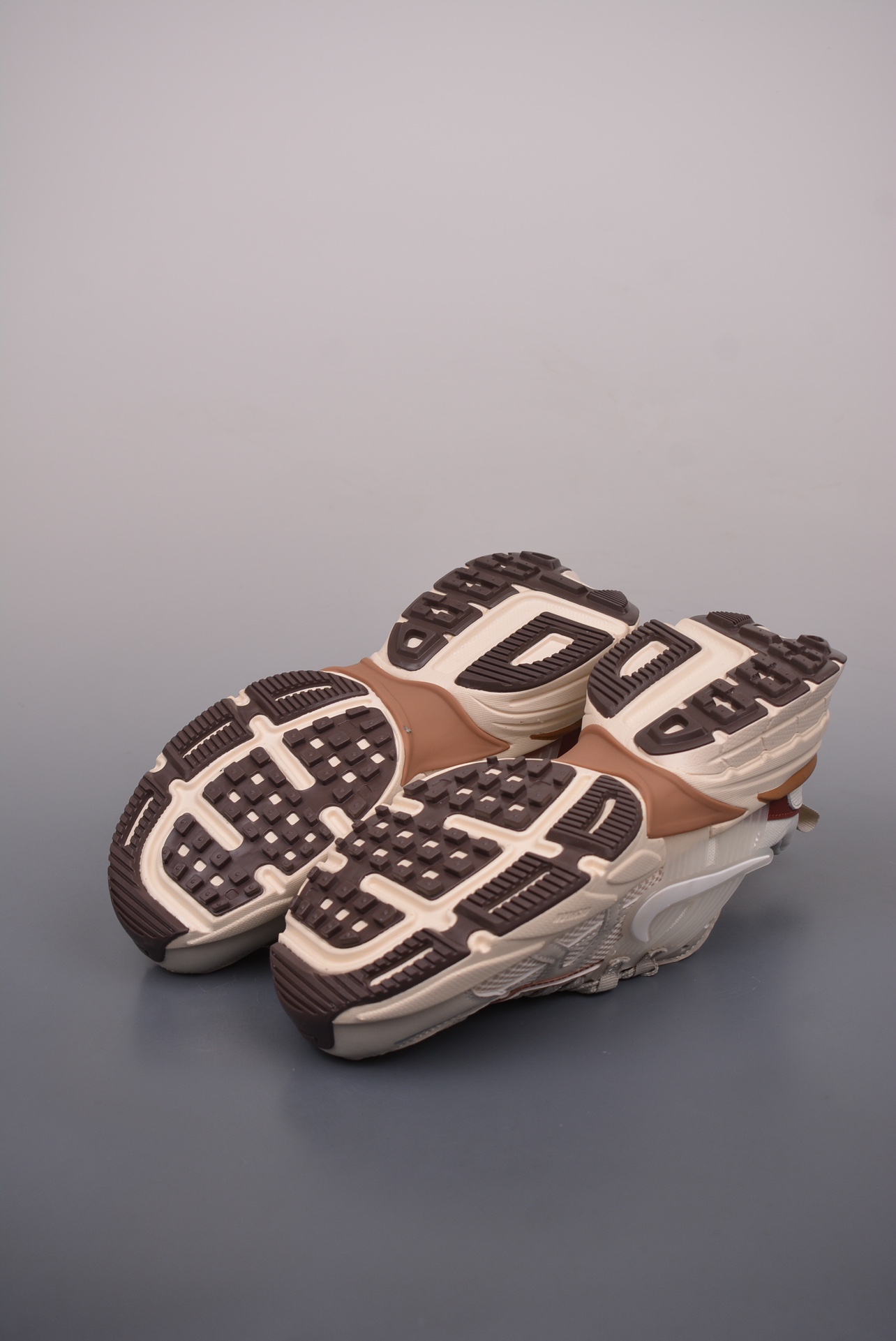 NIKE V2K Runtekk Beige Grey FN0738-107