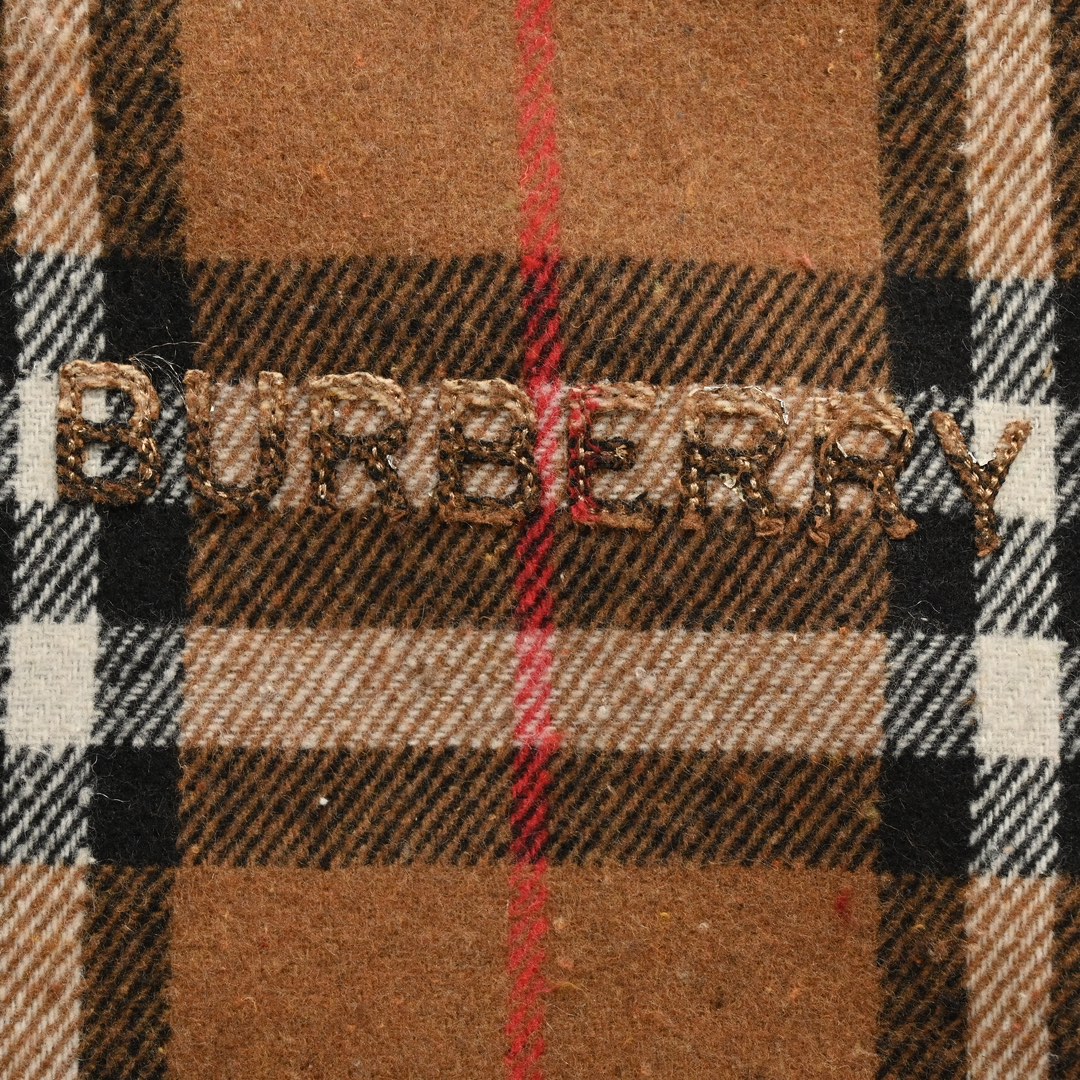Burberry 24Fw striped embroidered warhorse patchwork baseball jacket