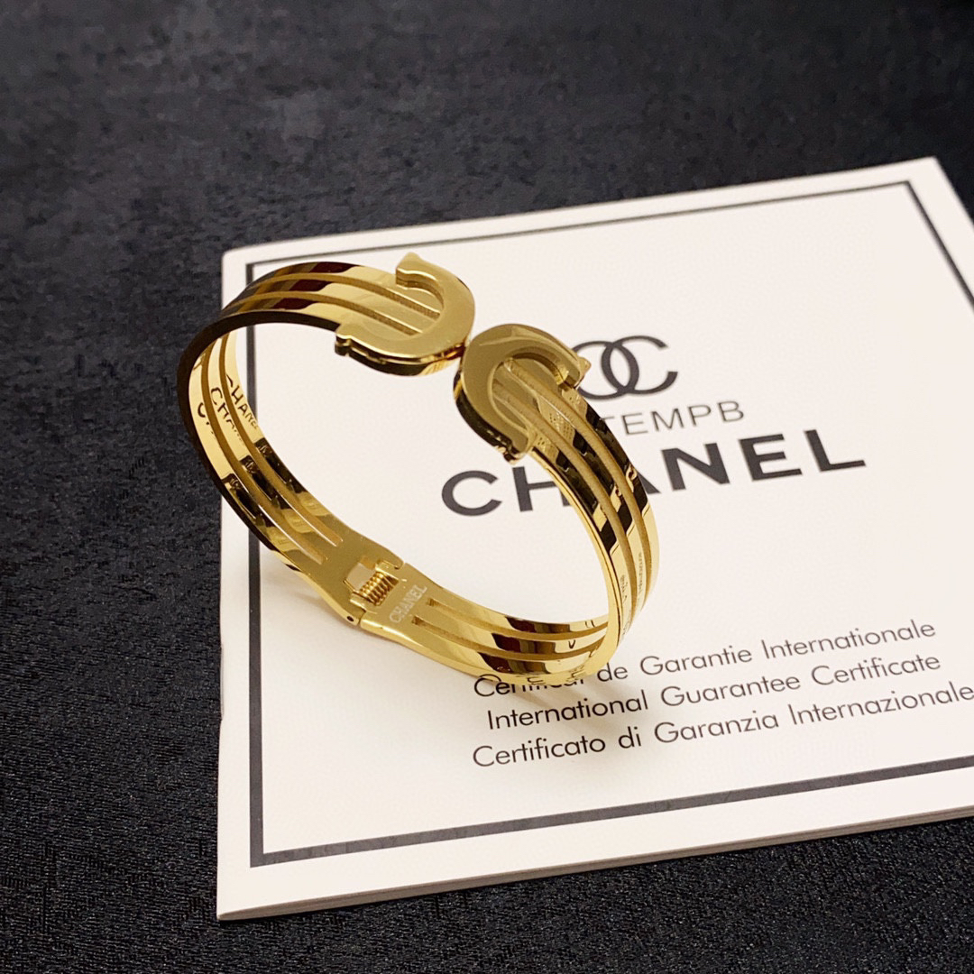 Chanel hollow bracelet
