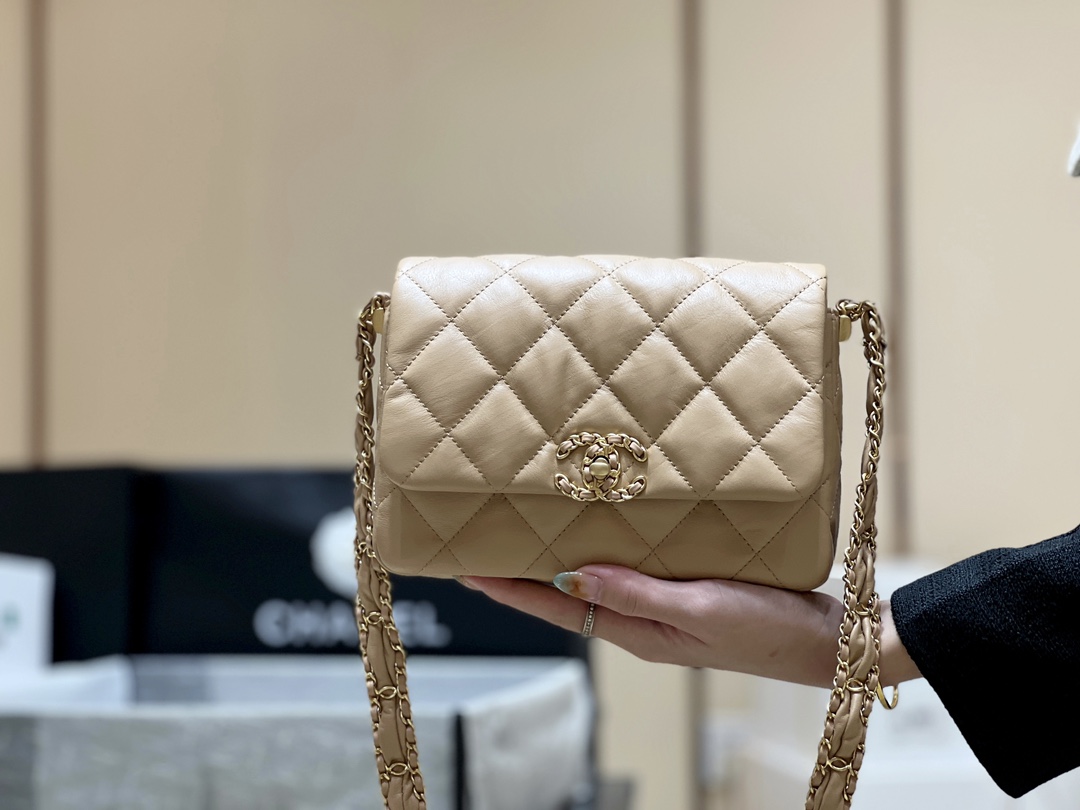 Chanel 23K Autumn and Winter Series Retro Tofu Bag AS4423