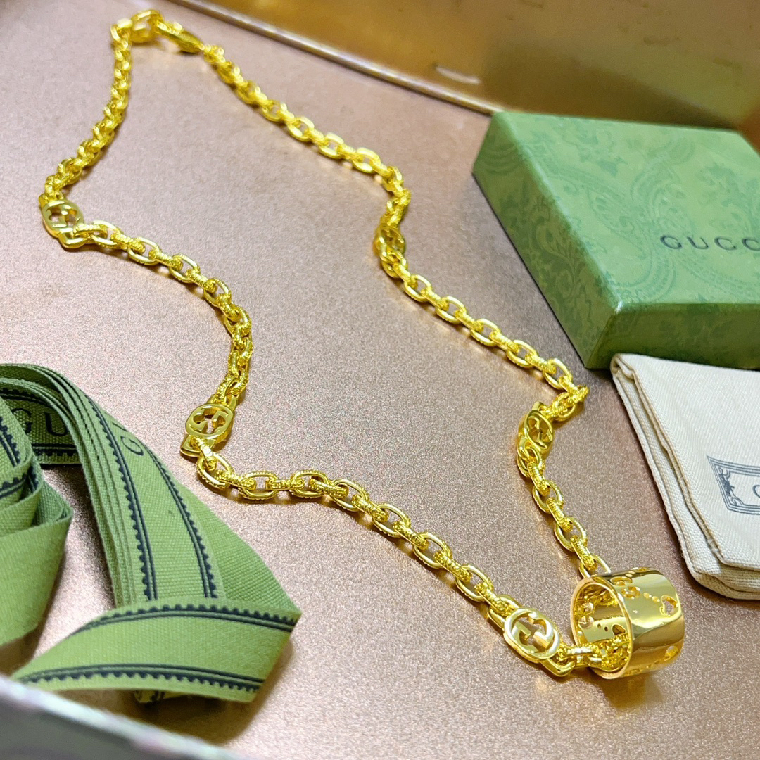 Gucci Anger Forest series GG hollow ring gold necklace