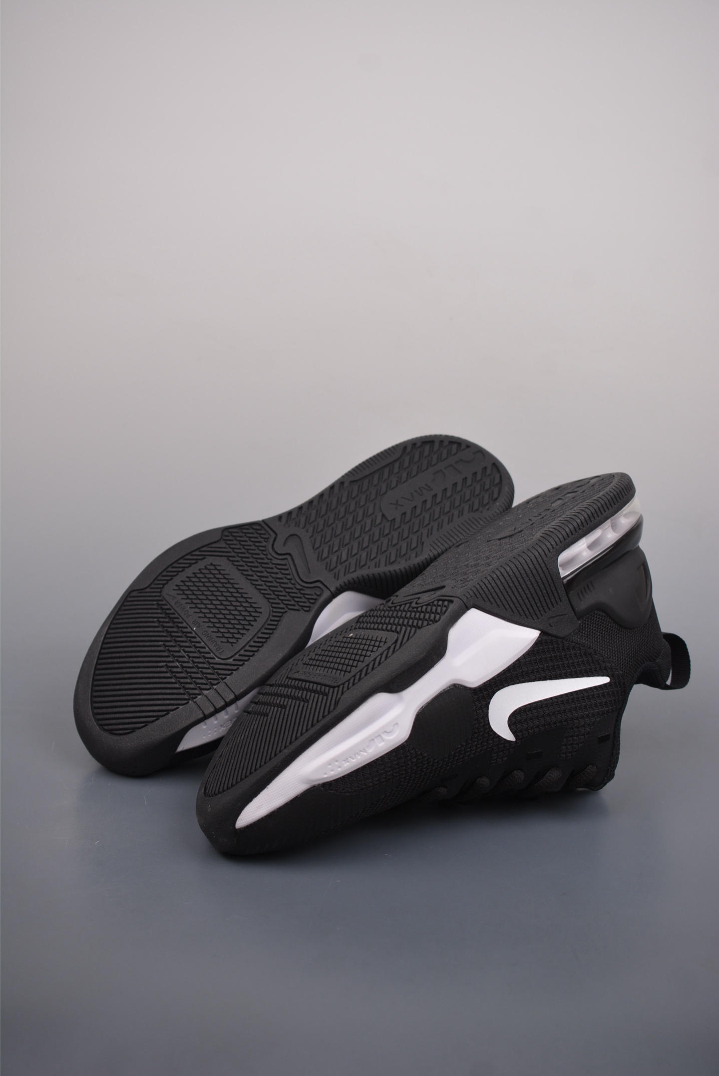 Nike Air Max Alpha TRAINER 5 Black and White DM0829-001