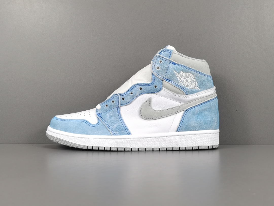 Air Jordan 1 Retro High OG Hyper Royal 555088-402