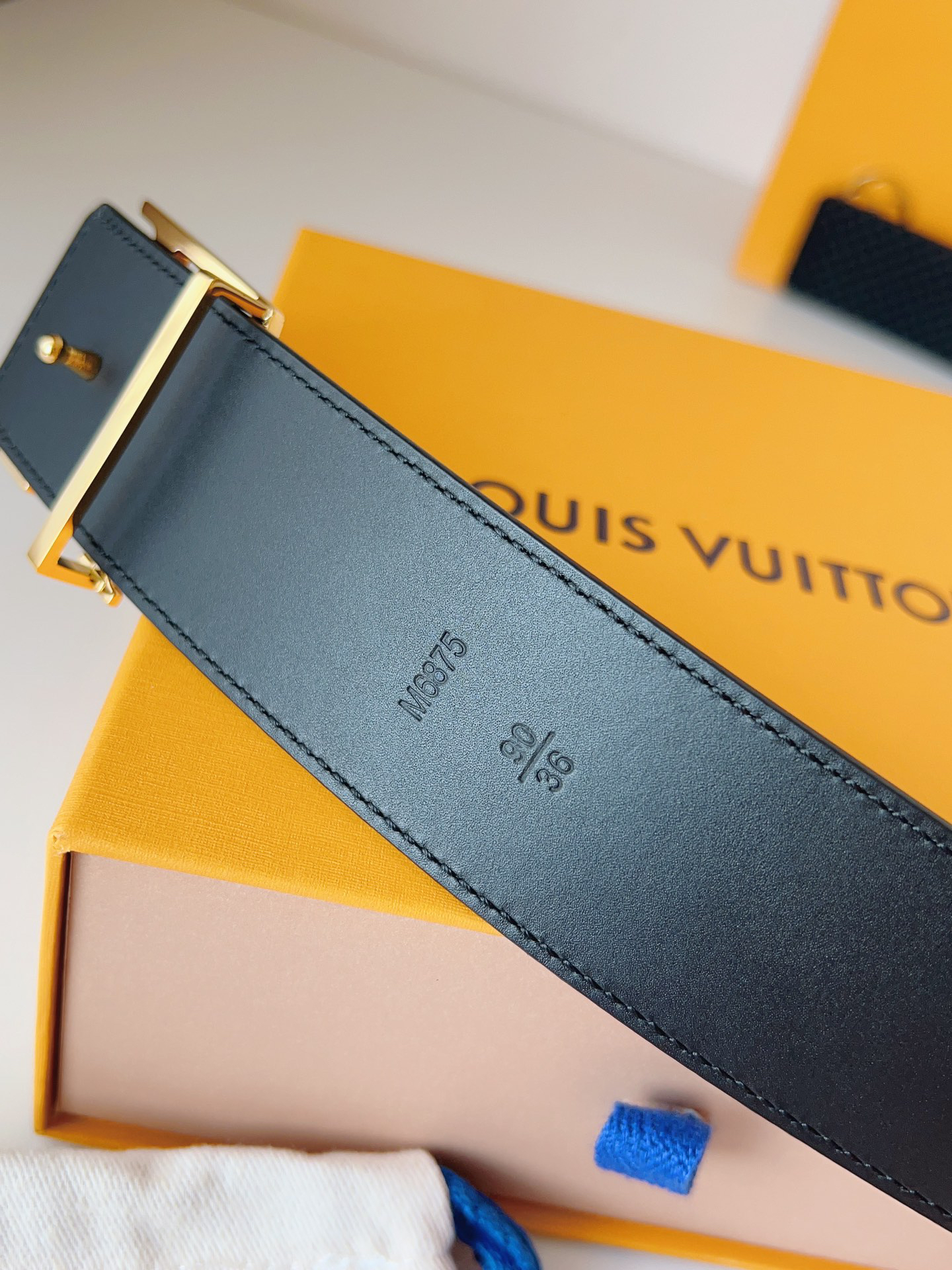 Louis Vuitton Square Embossed Cowhide Leather Belt 4CM Width
