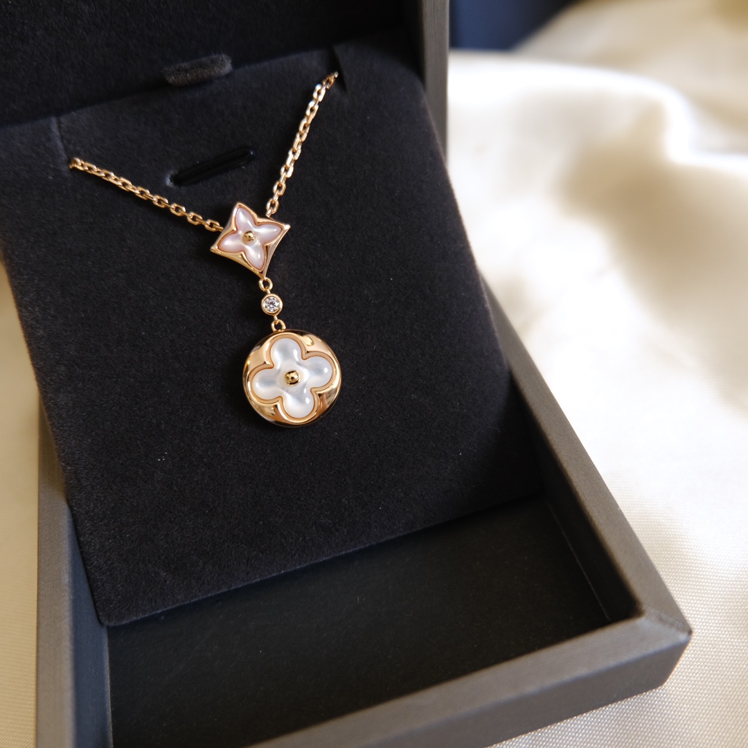 Louis Vuitton White Shell Classic Flower Necklace