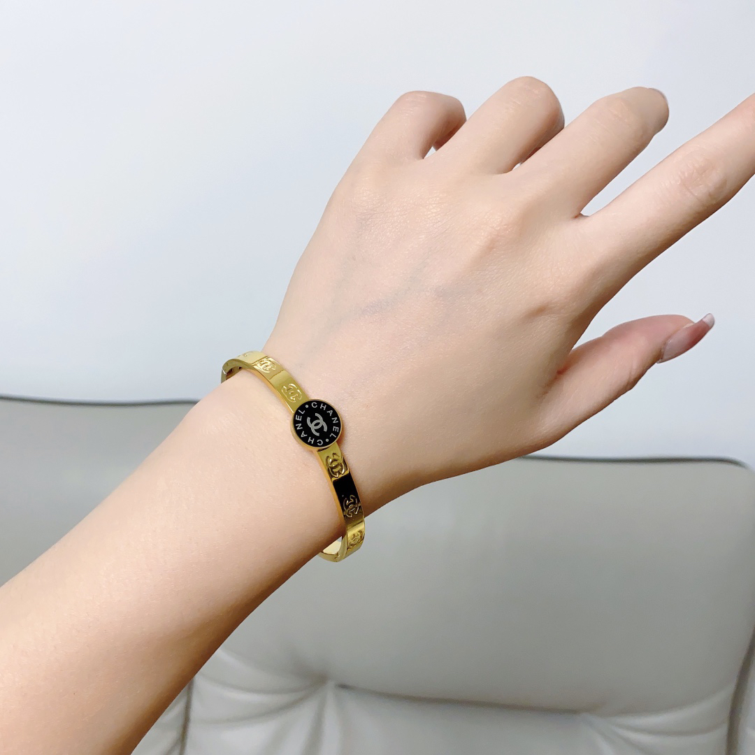 Chanel narrow engraved letter bracelet