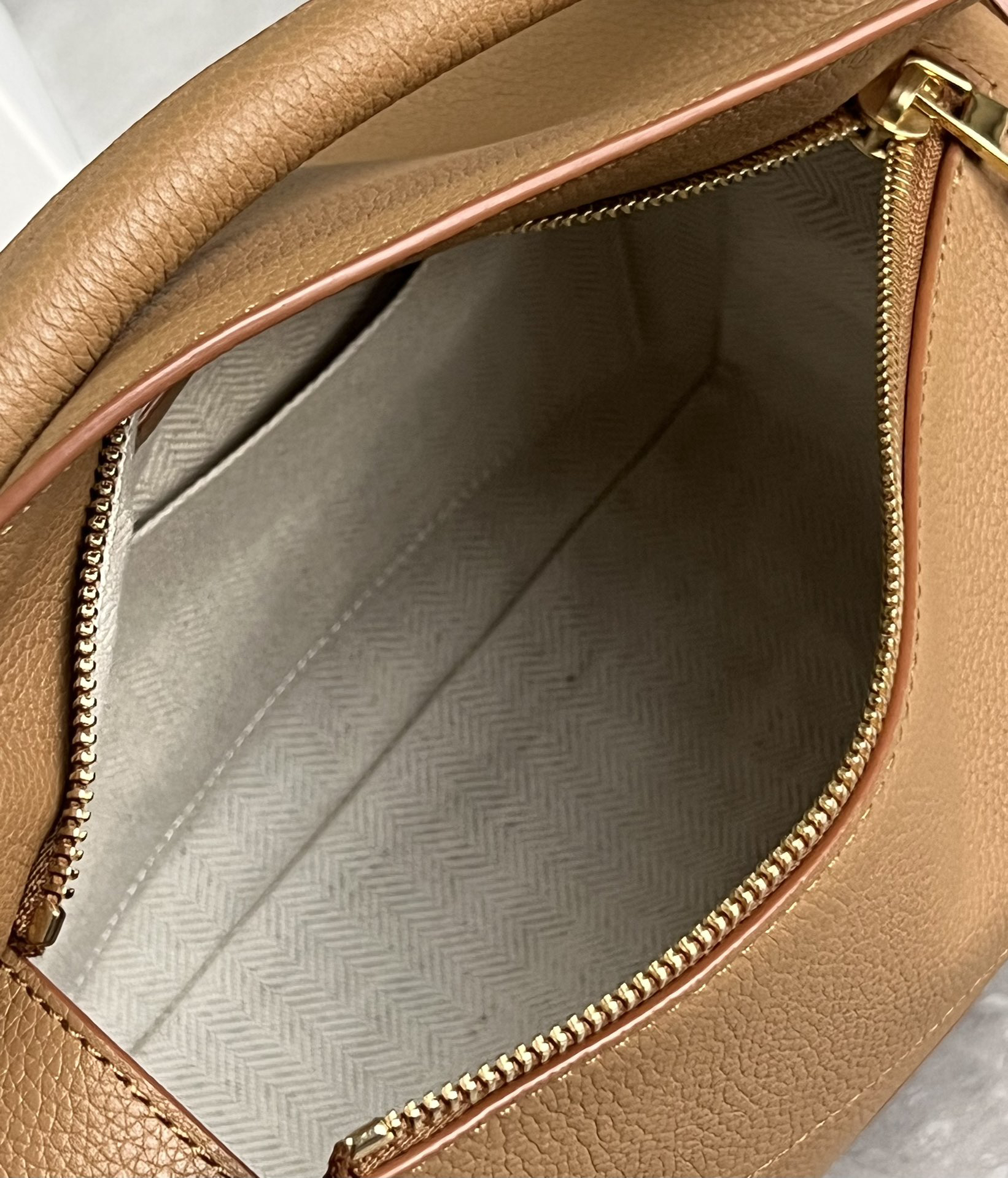 Loewe suede colorblocked zzle bag 0681