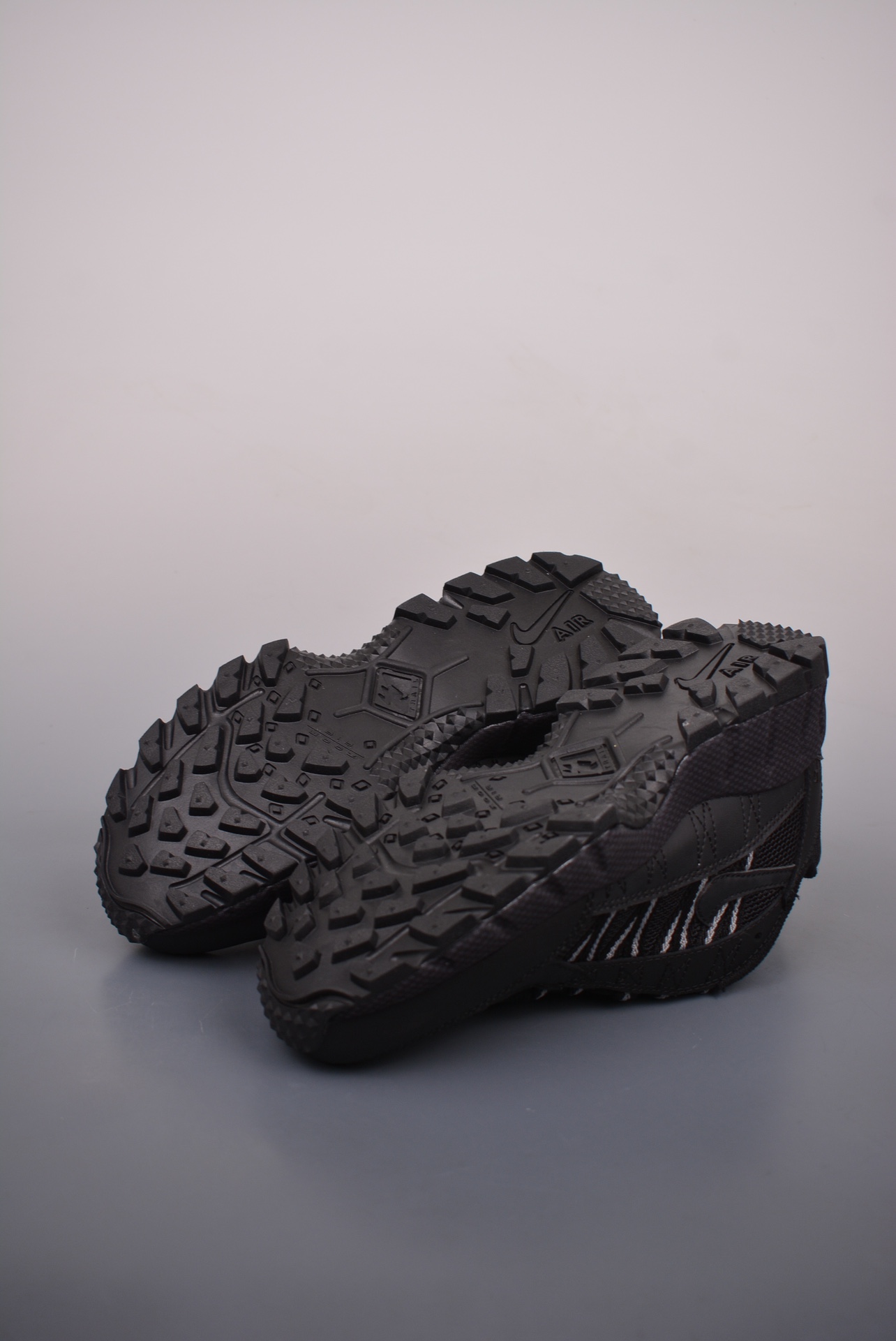Nike Air Humara QS Black Grey 924464-001
