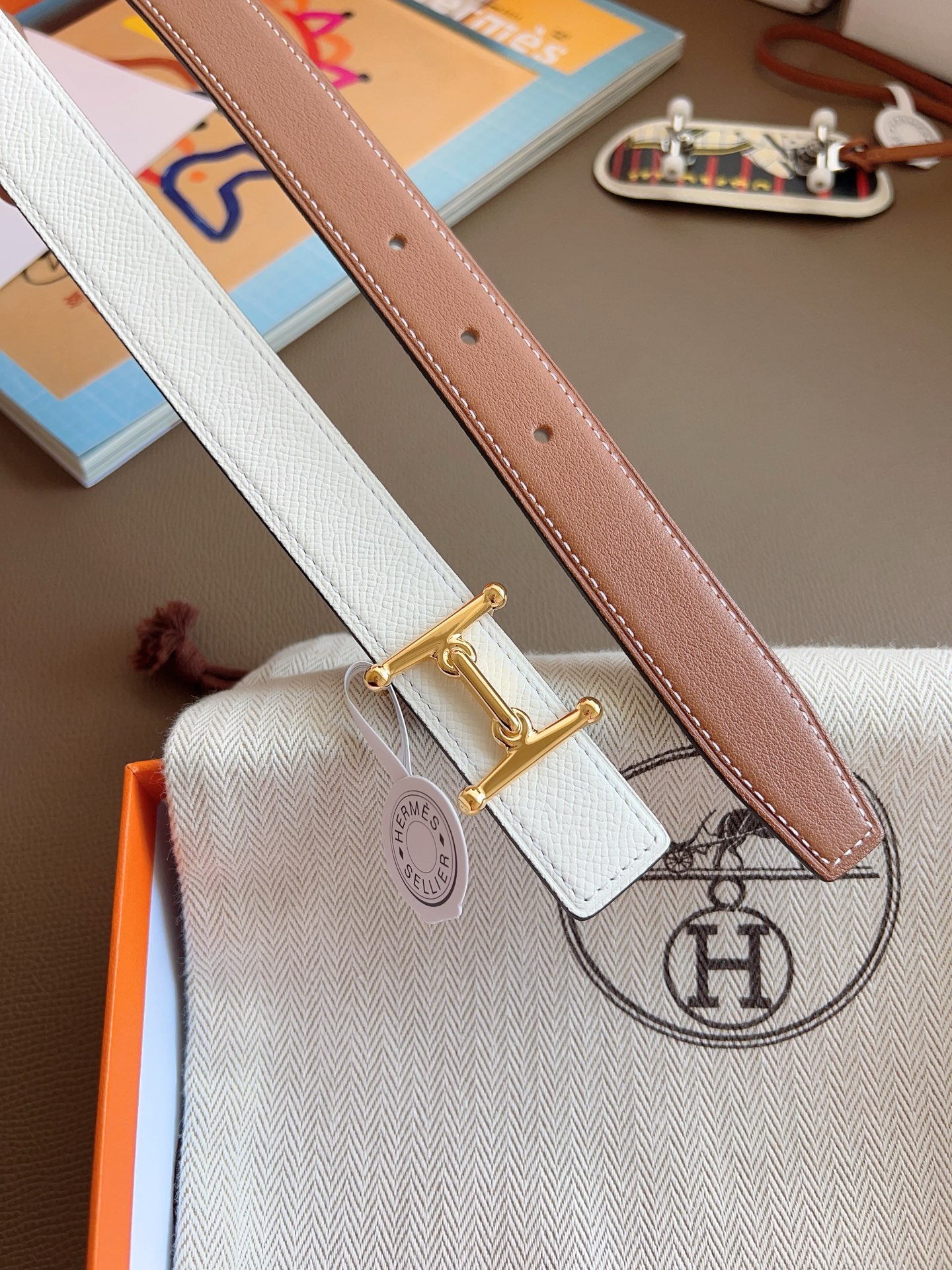 Hermès 2025 New Women's Double-Sided Belt 2.4cm Width