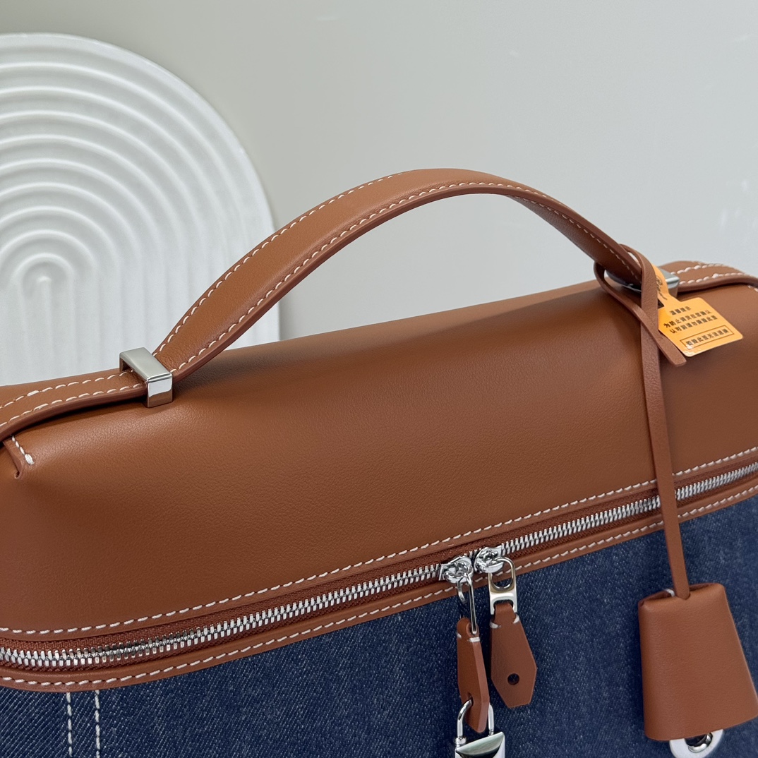 Loro Piana Extra Bag L27 Crossbody Bag FAO4759
