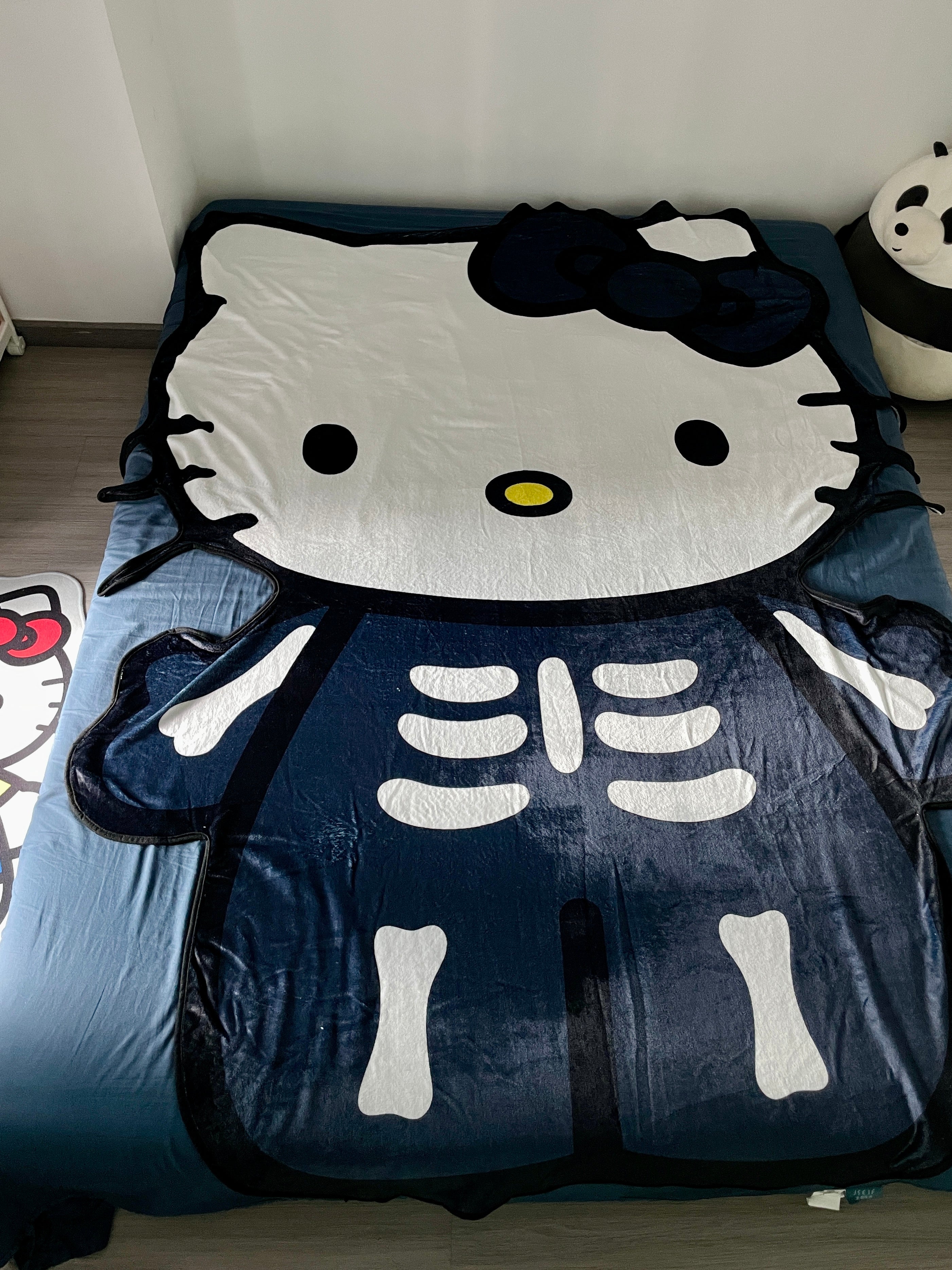 Hellokitty Shape Halloween Skeleton Blanket Flannel Throw Blanket Cute Blanket Lightweight Super Soft Cozy for Bed Kids Adult Gift
