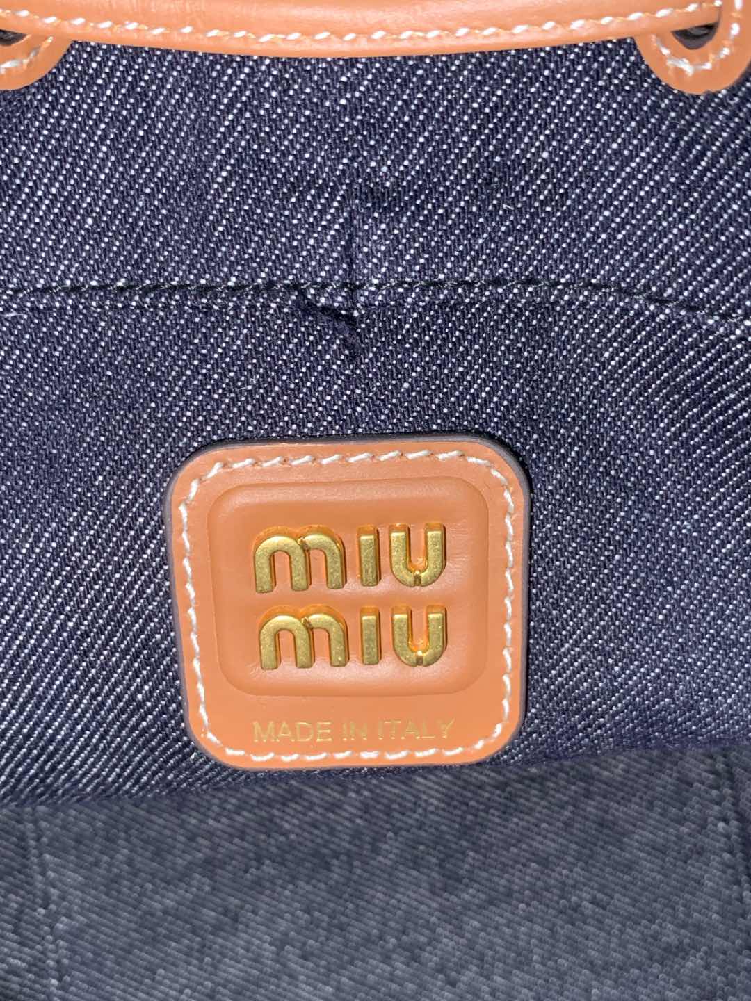 Miu Miu Bucket Bag 5BE090