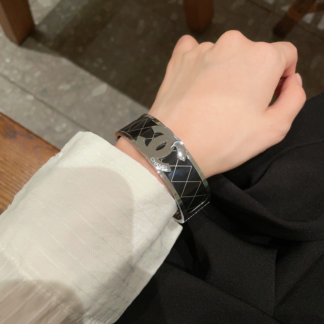 Chanel wide diamond bracelet
