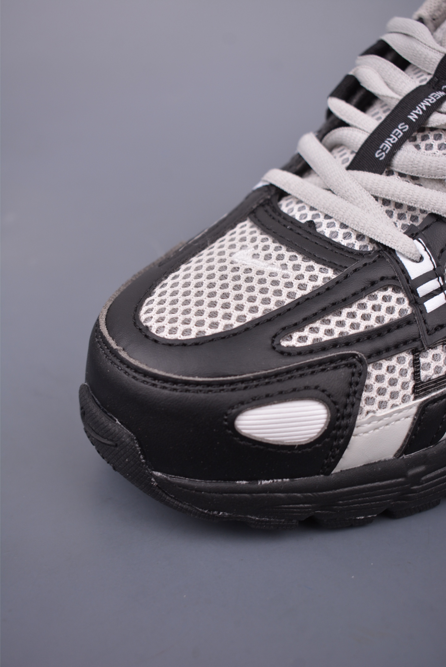 Nike P-6000 Premium Running Shoes Black and White Oreo HJ3488-002