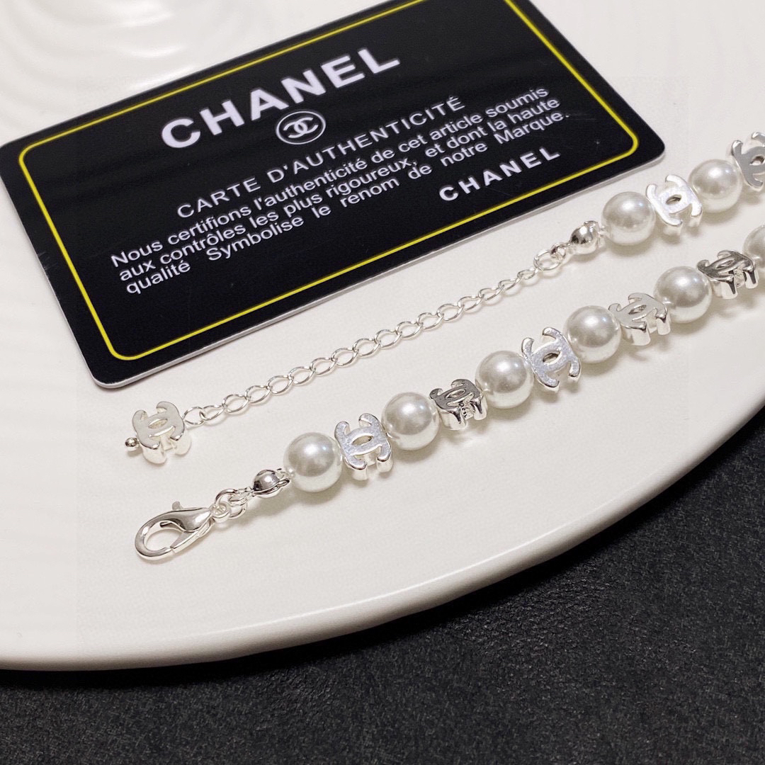 Chanel new pearl necklace
