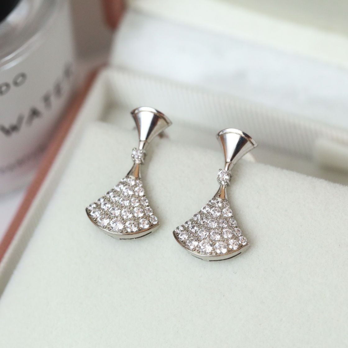 Bulgari full diamond fan-shaped earrings