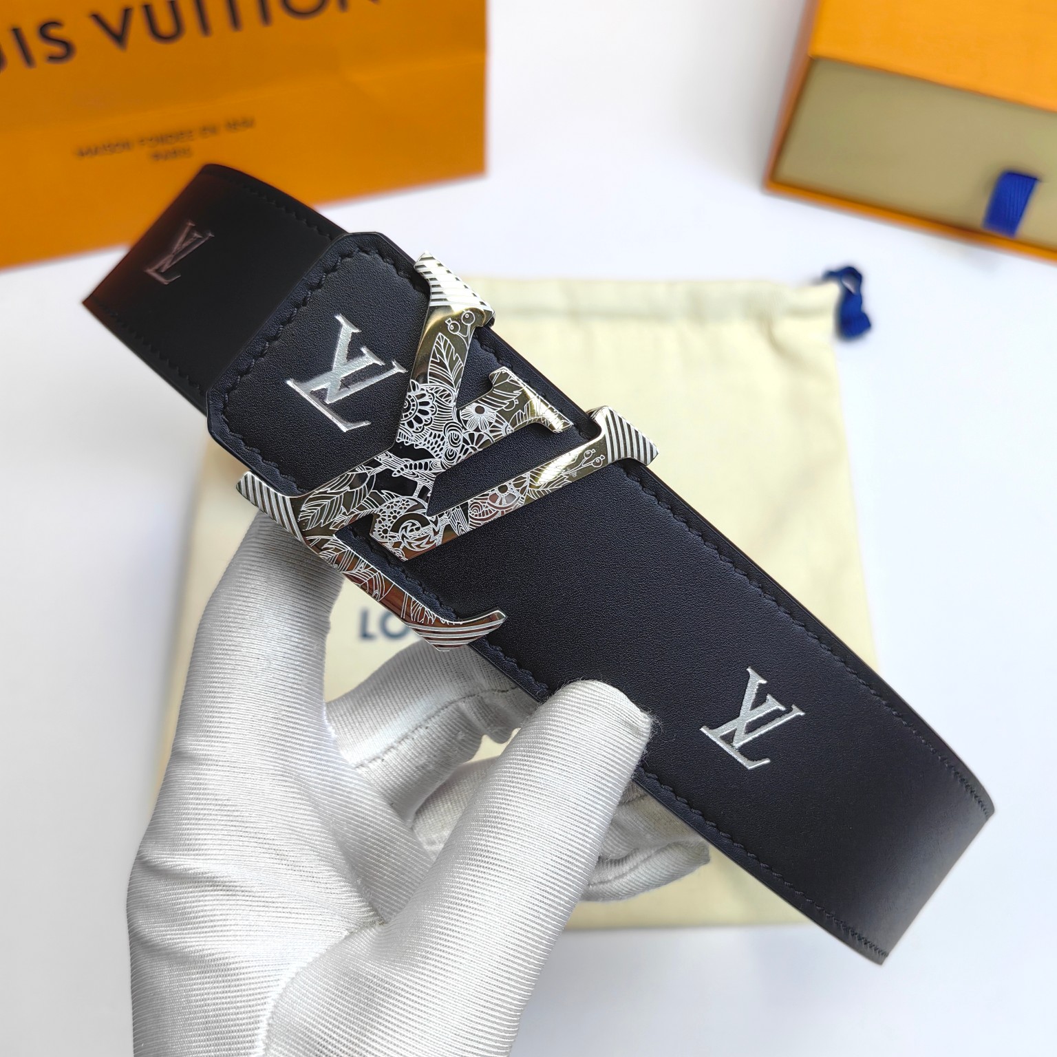 Louis Vuitton Men's Leather Belt with Engraved Buckle, 4CM Width