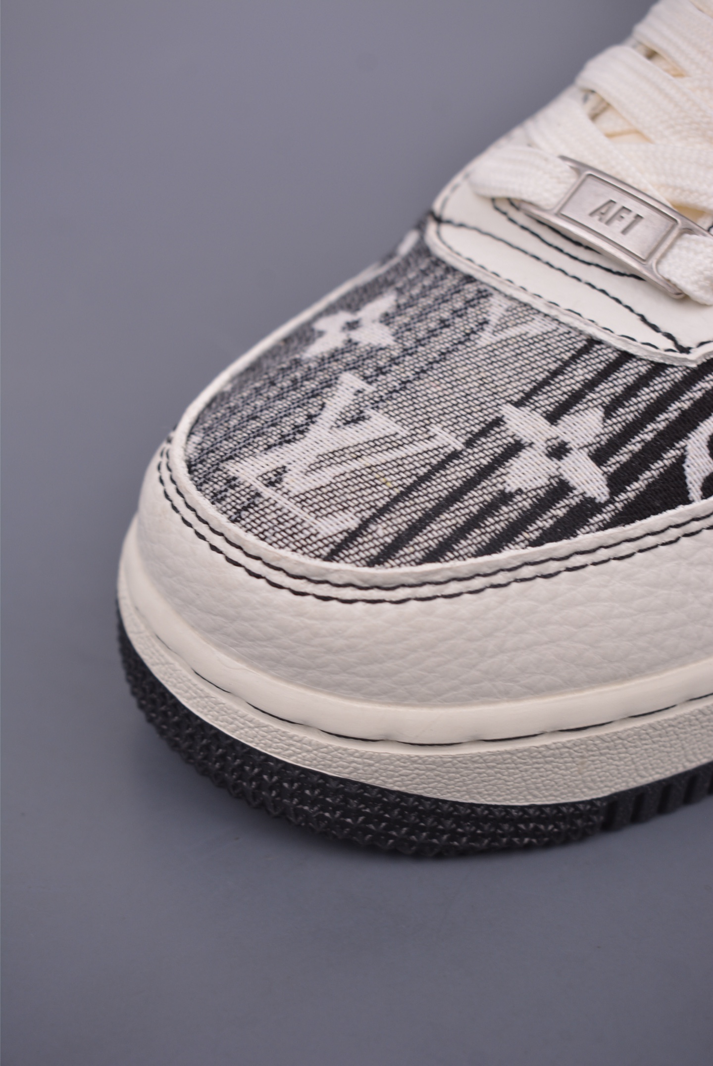 Louis Vuitton x Nike Air Force 1 07 LV8 Low Sneakers White and Black Print IB6388-001