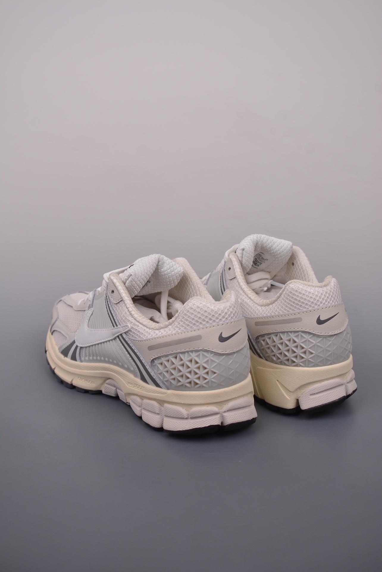 Nike Zoom Vomero 5 Off-White  HF0731-007