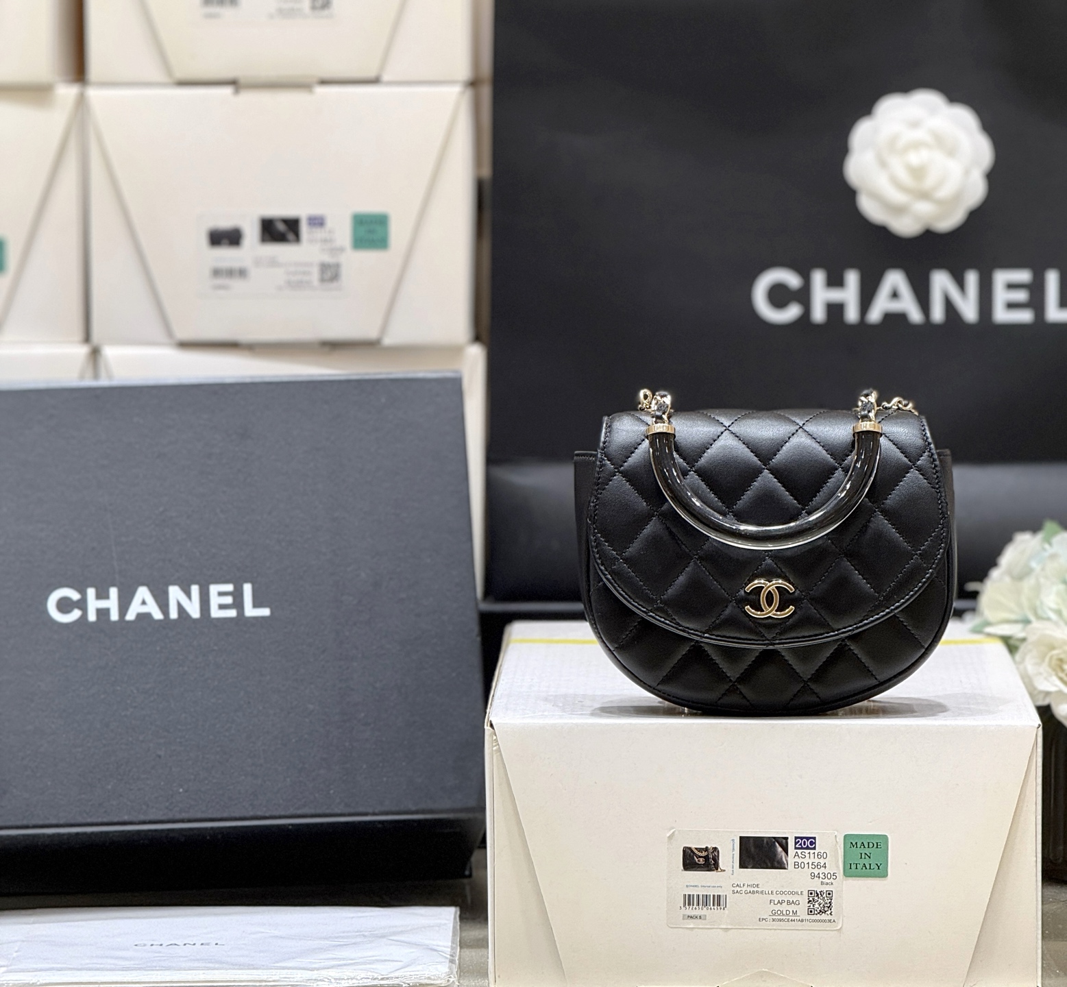 Chanel 25C Early Spring Series Mini Enamel Handle Bag AP441
