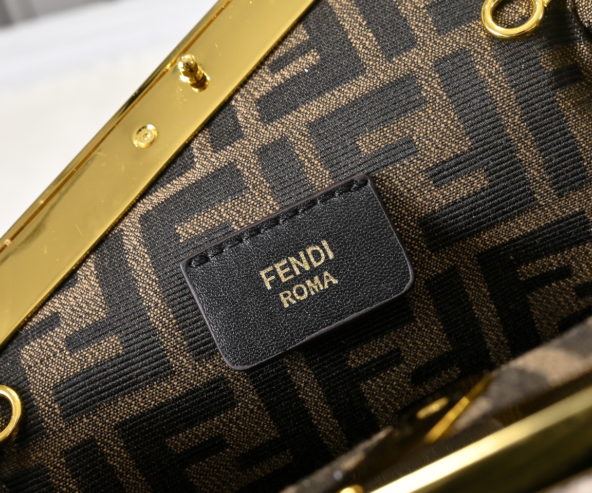 FENDI First Shoulder Bag 80016