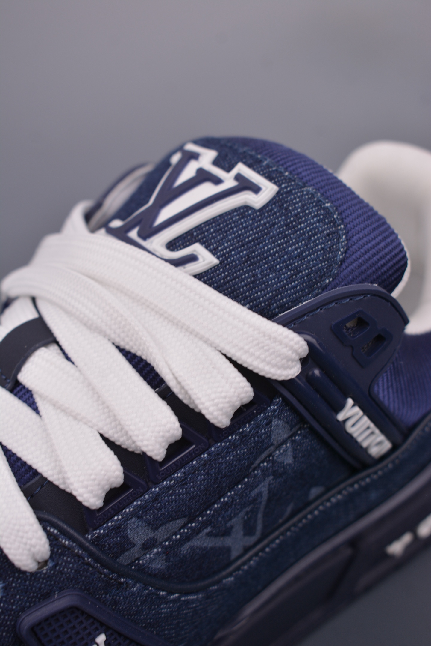Louis Vuitton Trainer Sneaker Low 
