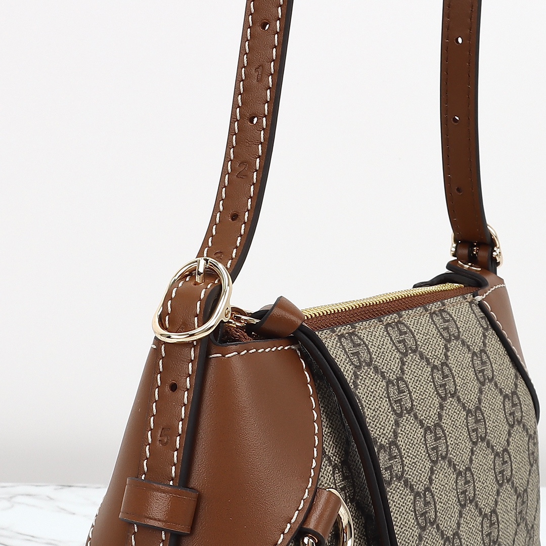 Gucci GG Emblem small shoulder bag 815218 FAEAA 9762