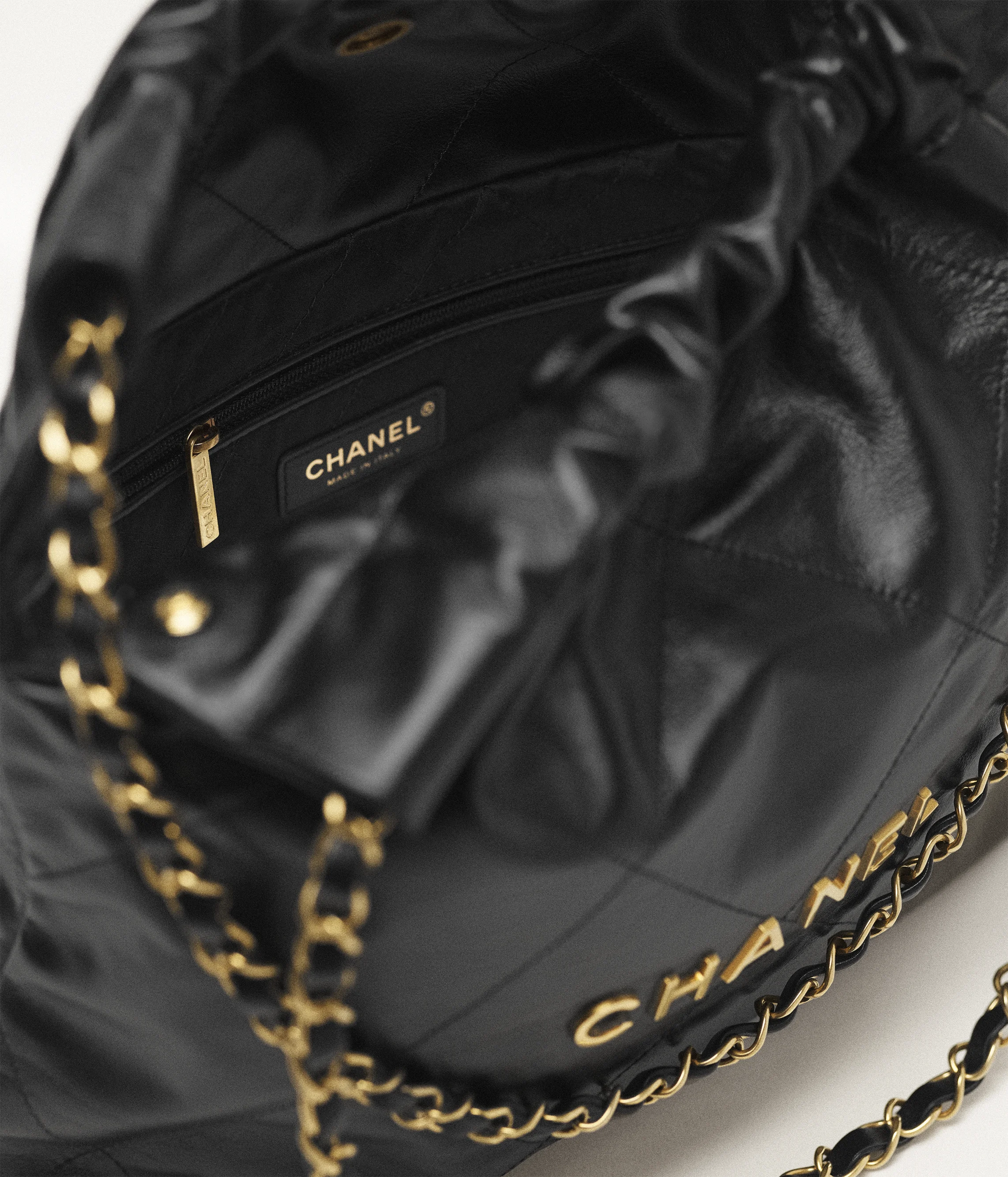 CHANEL 22 Small Handbag Shiny Calfskin & Gold-Tone Metal Black AS3260-B19059-94305