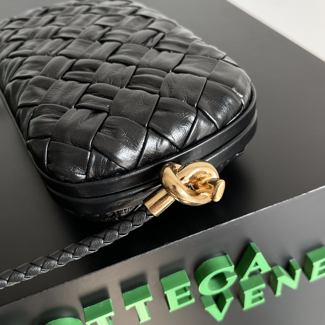 Bottega Veneta Knot woven evening bag 717623