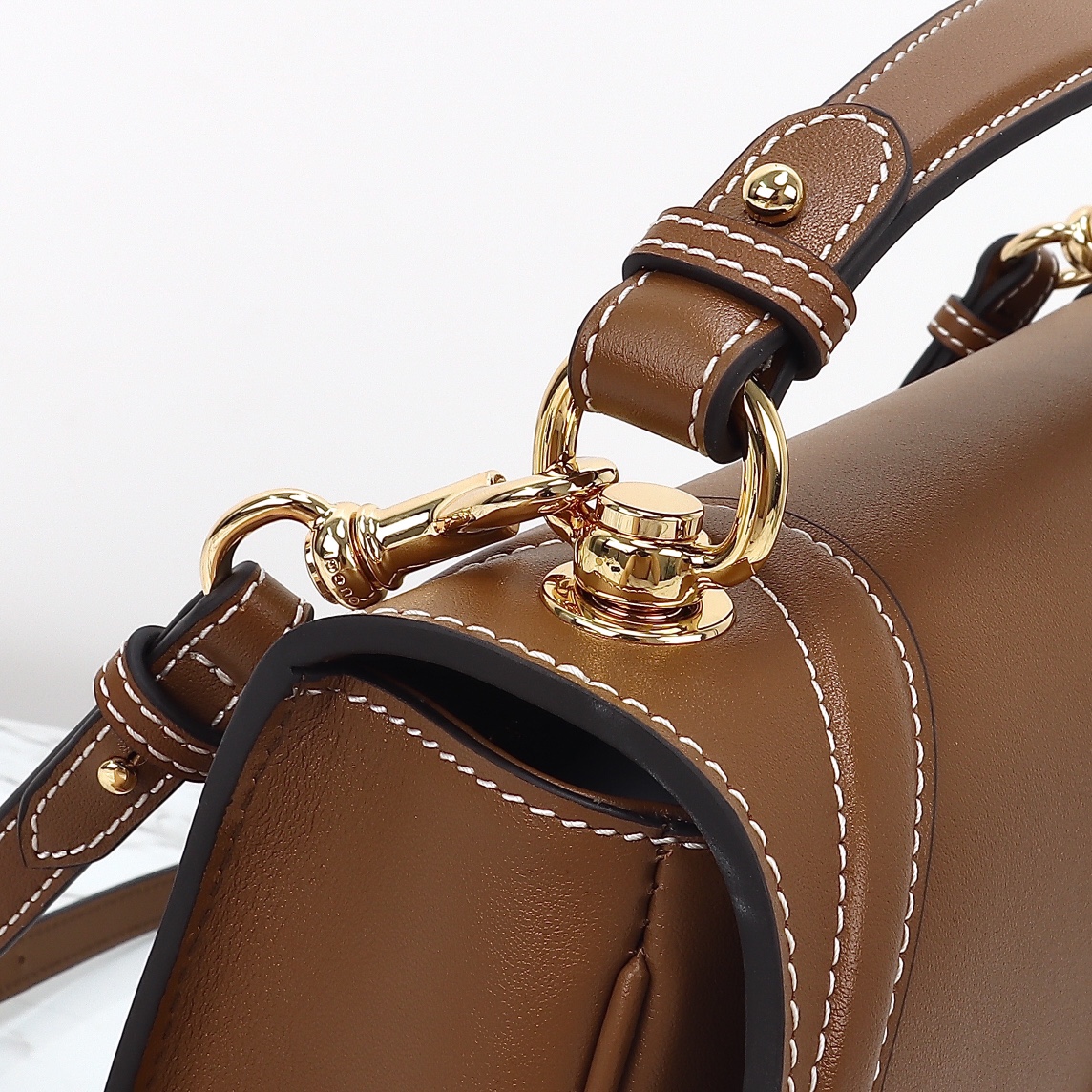 Gucci Blondie medium top handle bag ‎815716 AAEC2 2718