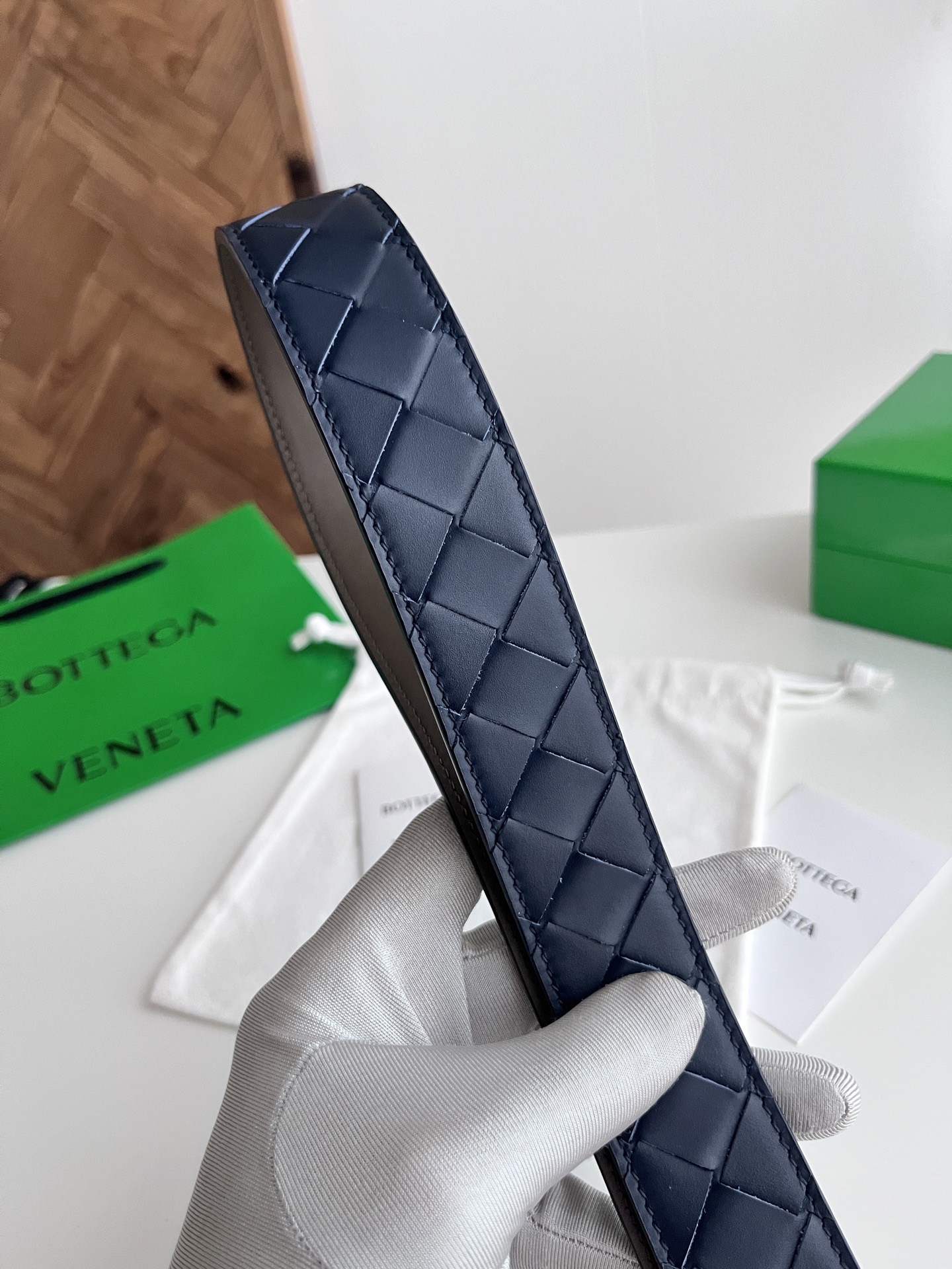 Bottega Veneta intreccio woven cowhide double-sided waistband with a width of 3.5cm