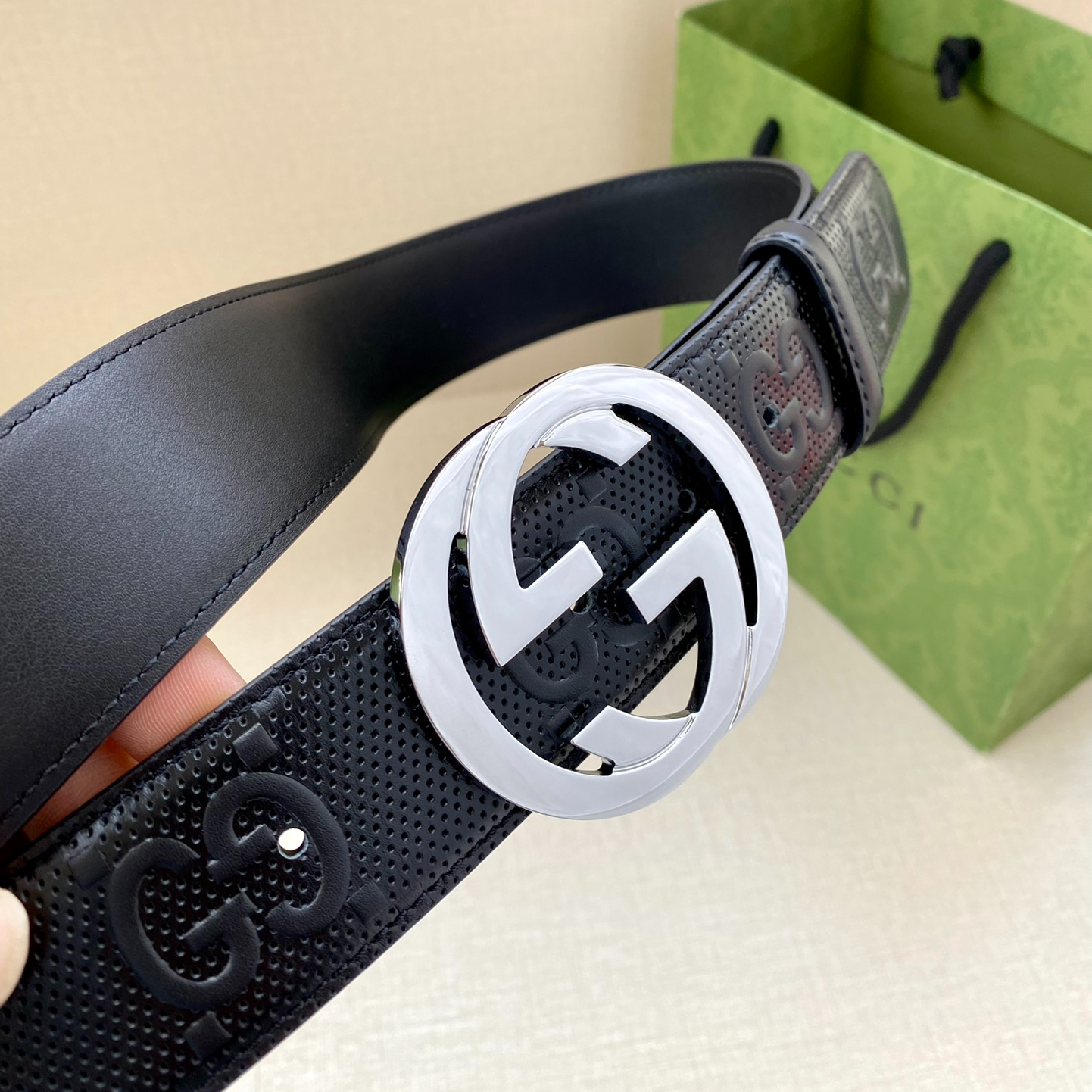 Gucci black embossed leather belt width 4.0CM